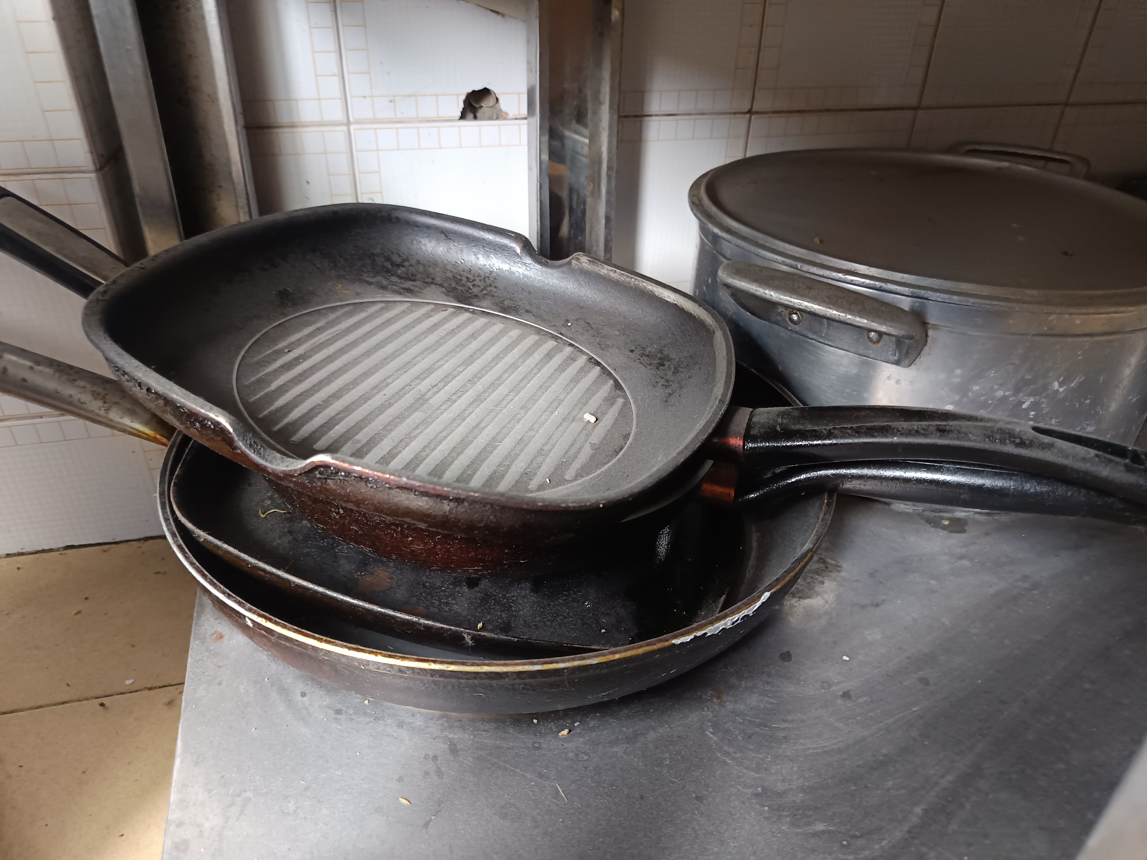 Varinha mágica, utensílios, fritadeira e ventilador. — image 6