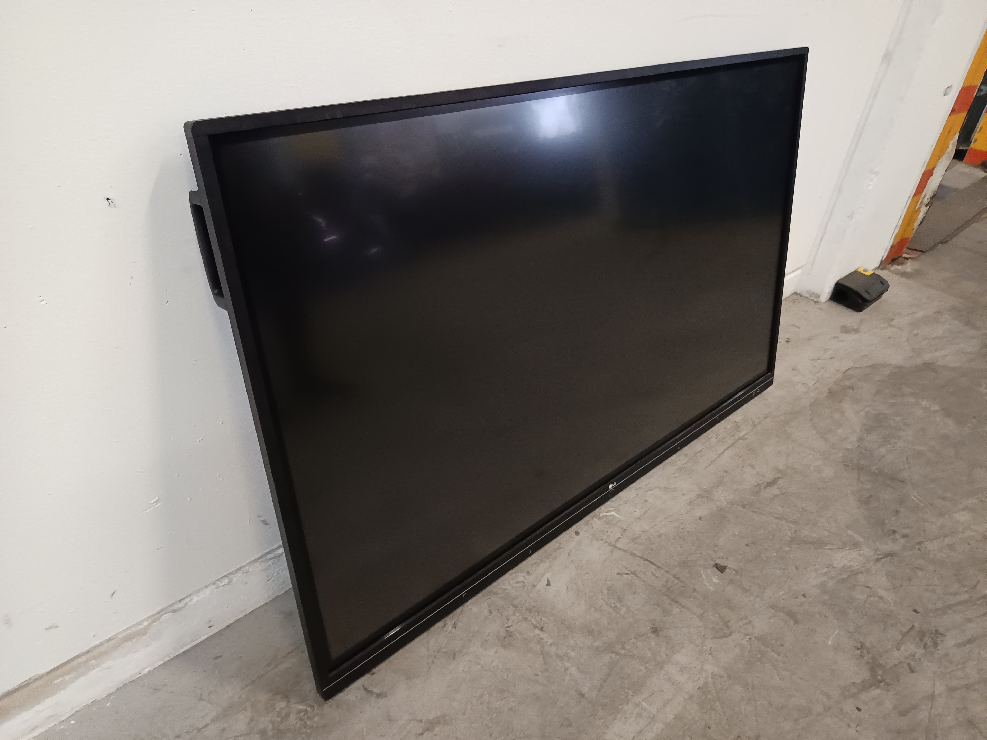 Ecrã LG · Máquinas de costura — imagem 13