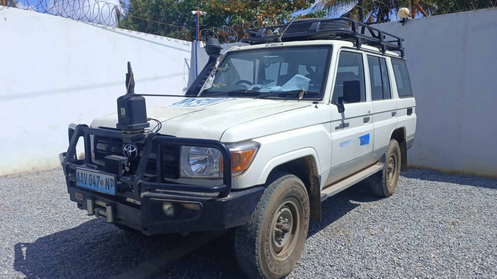 Toyota Land Cruiser HZ — image 1