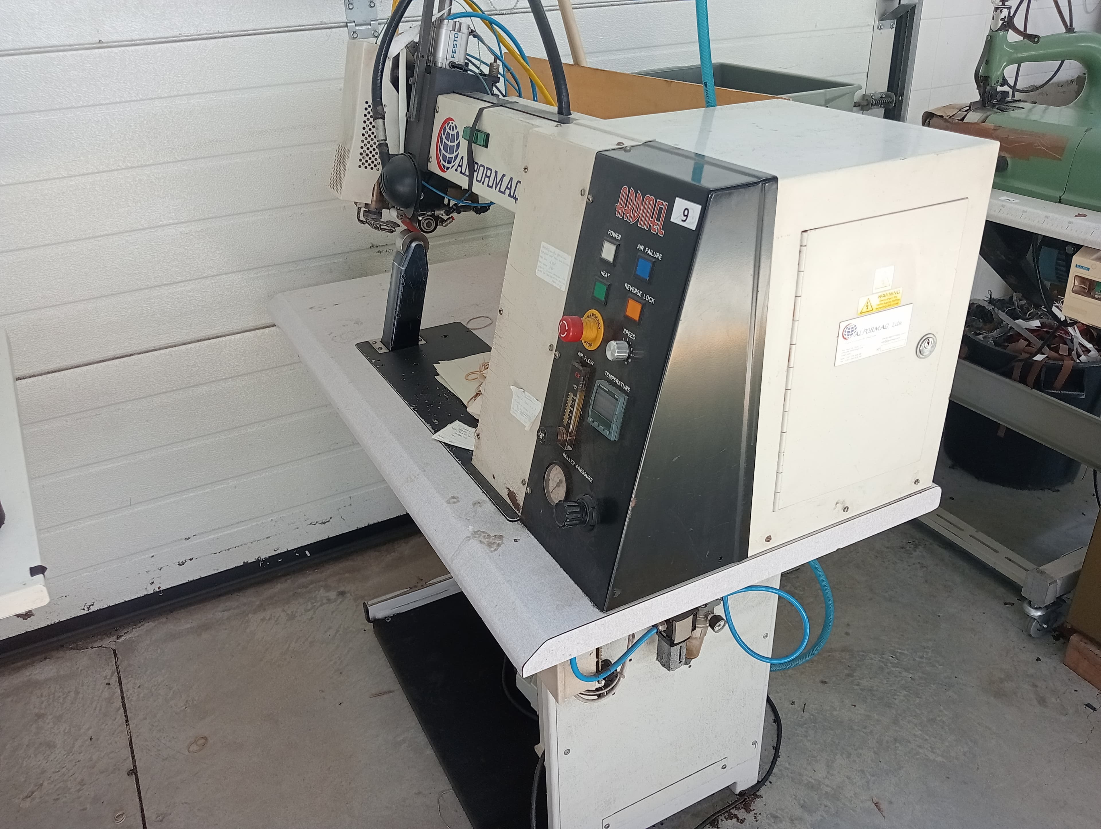 Machine de vulcanisation de bande · Machines de façonnage — image 2