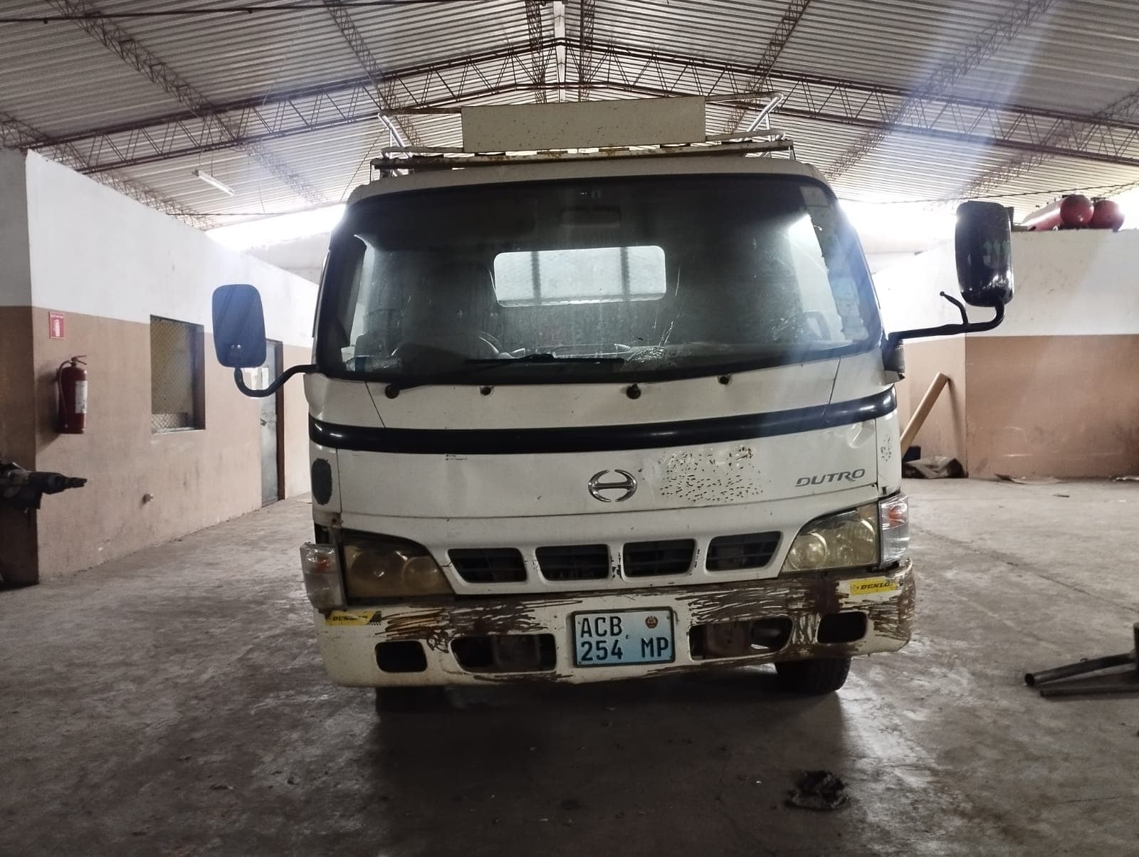 Hino Dutro 3,55m - 2003 — imagen 6