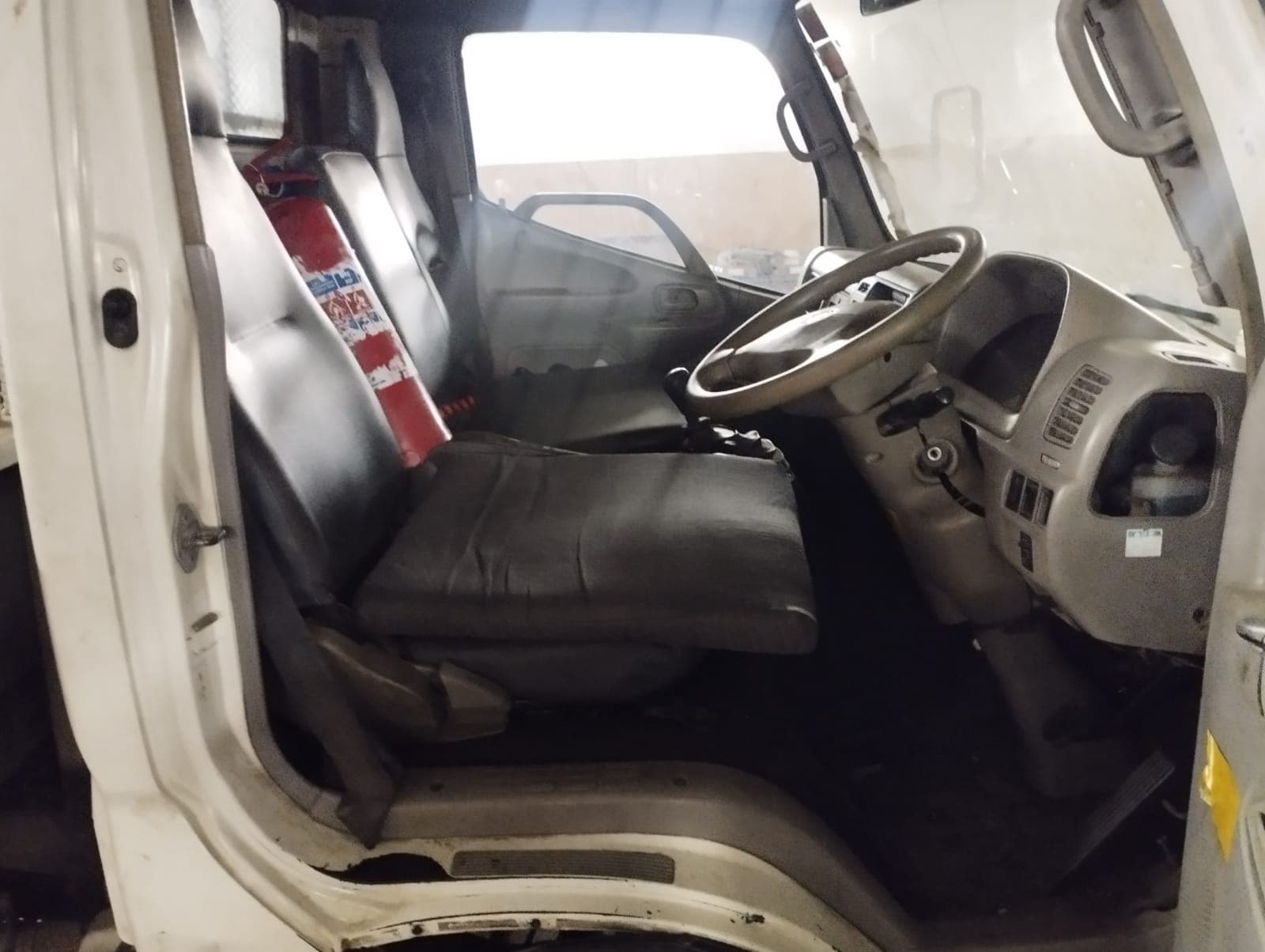 Hino Dutro 3,55m - 2003 — imagen 2