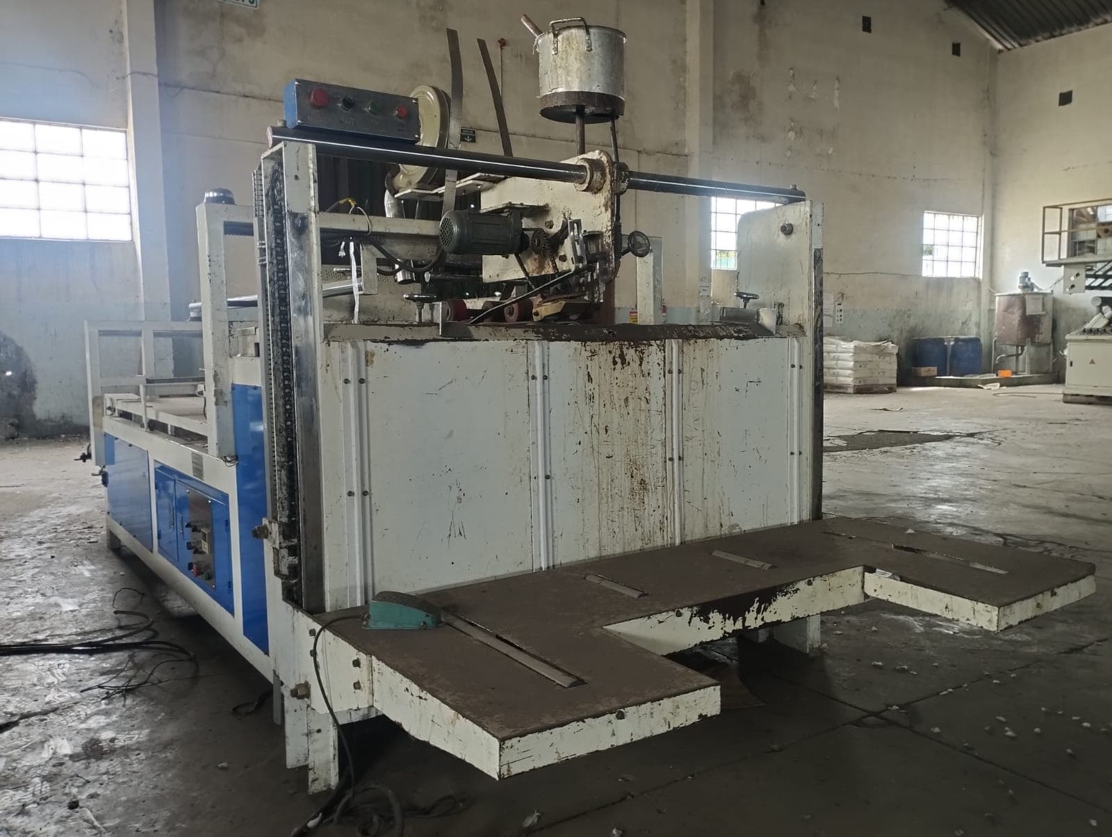 Cardboard Box Factory — image 163