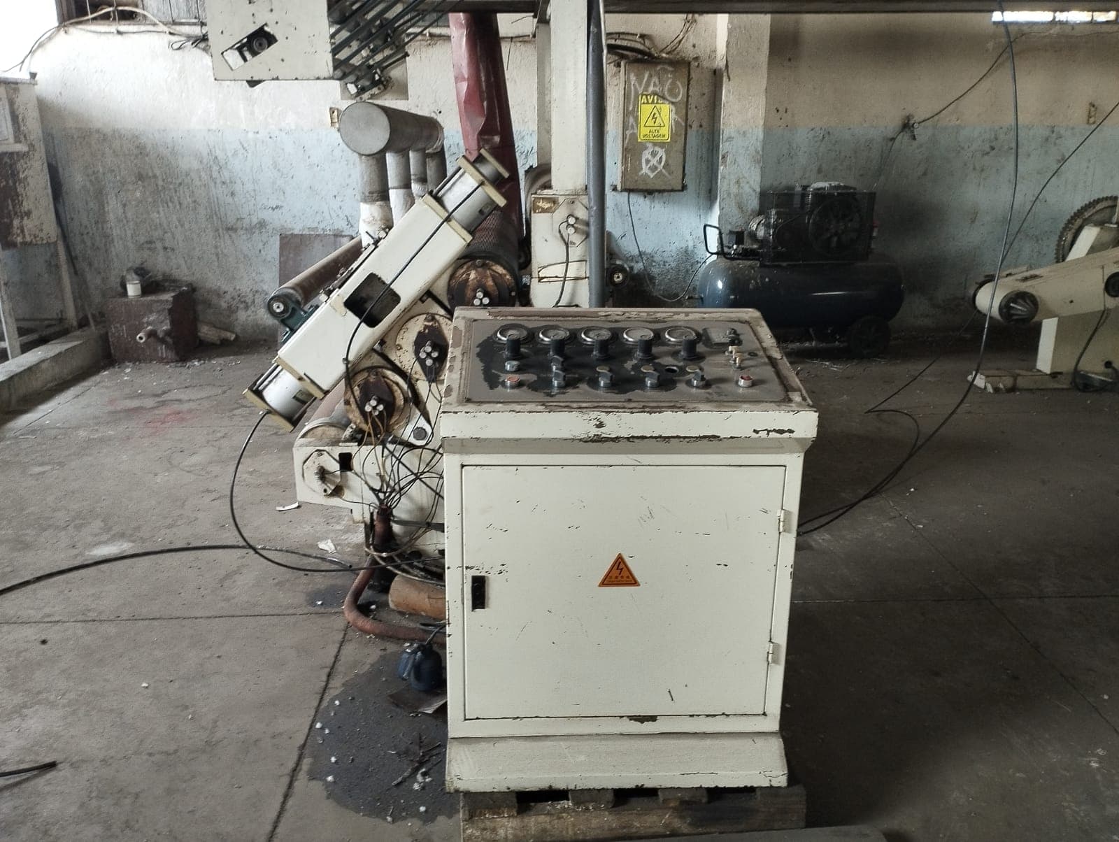 Cardboard Box Factory — image 87