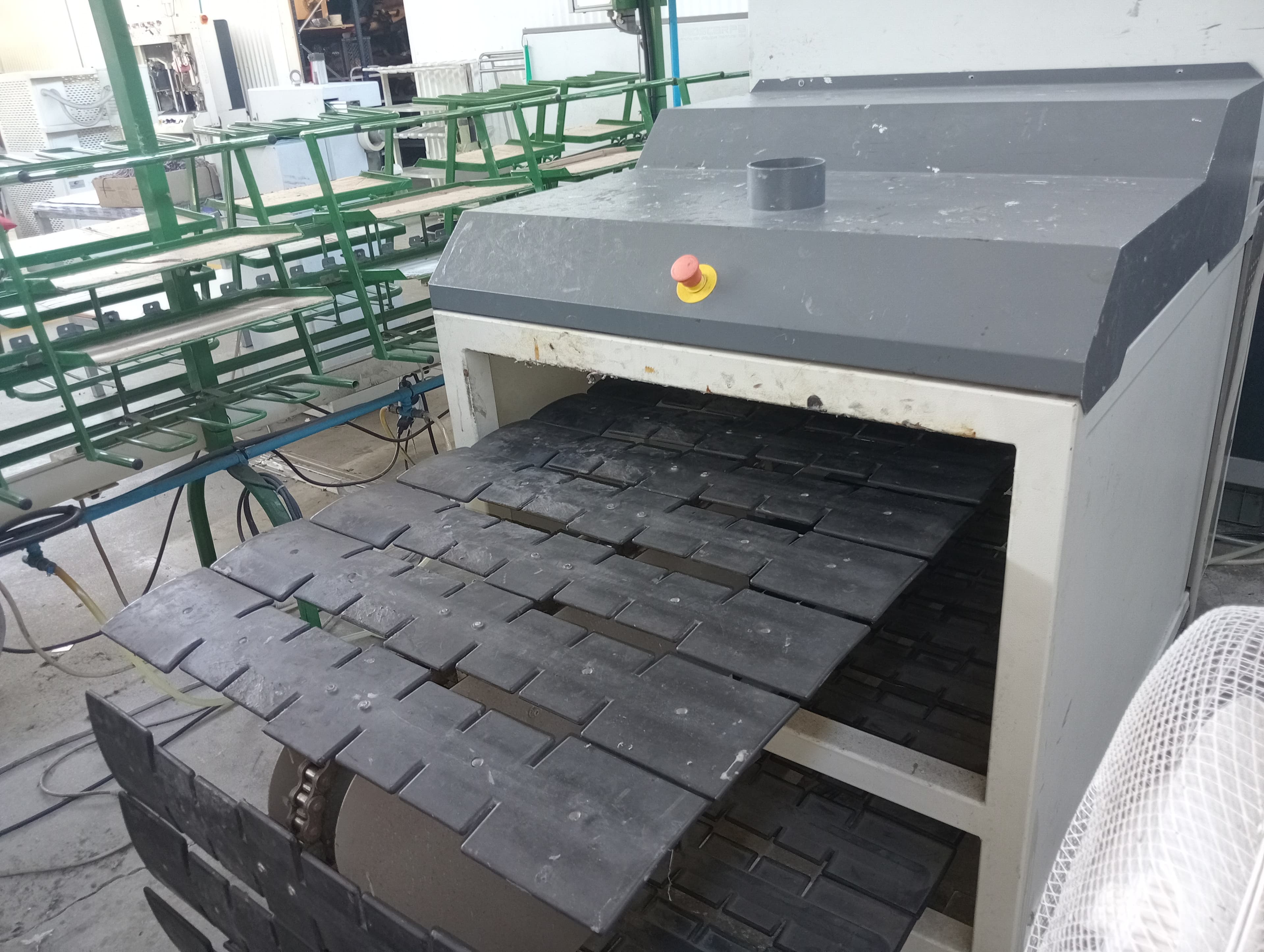 Sole and Vacuum Press · Refrigerator — image 2