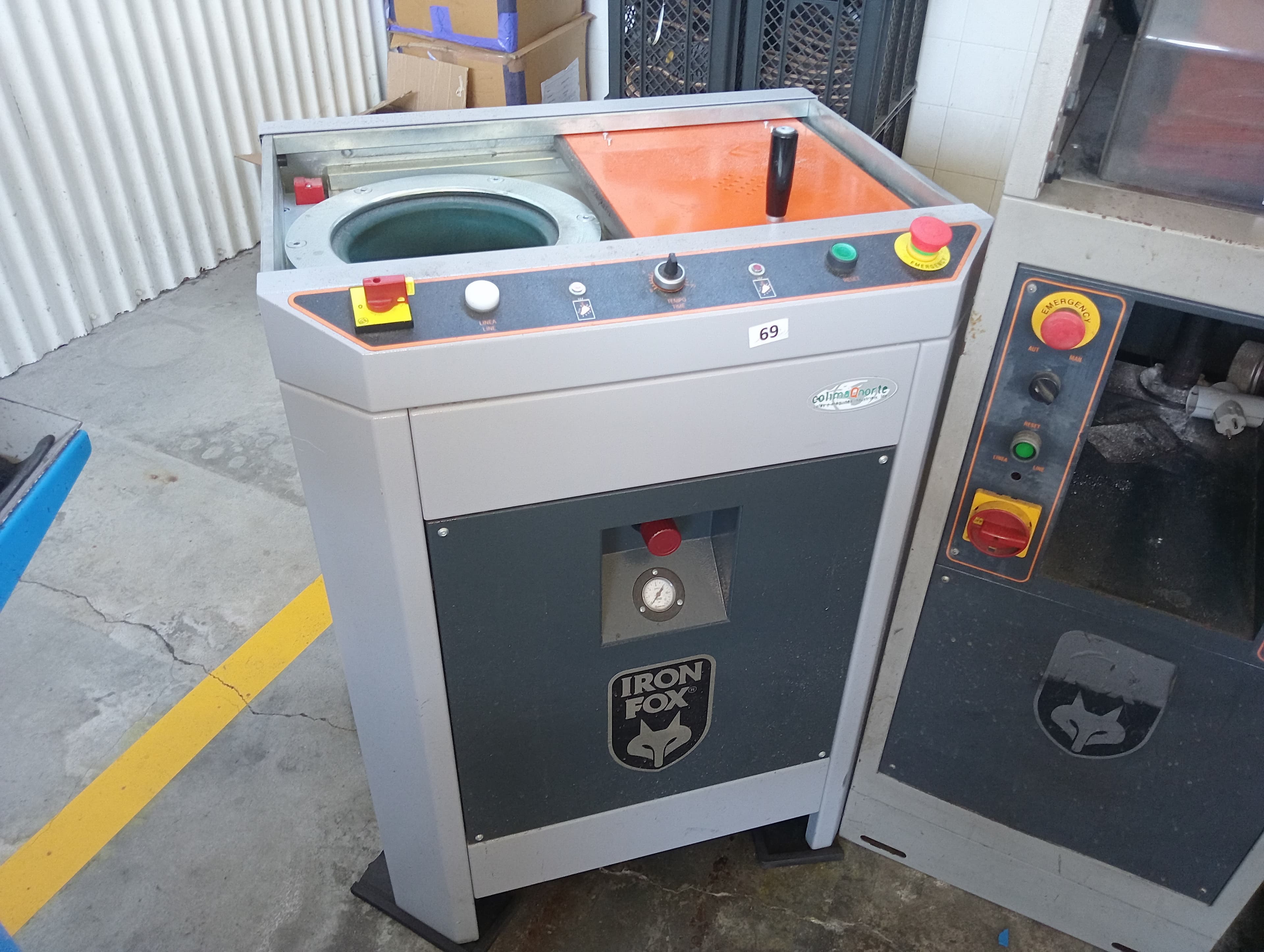 Sole and Vacuum Press · Refrigerator — image 9