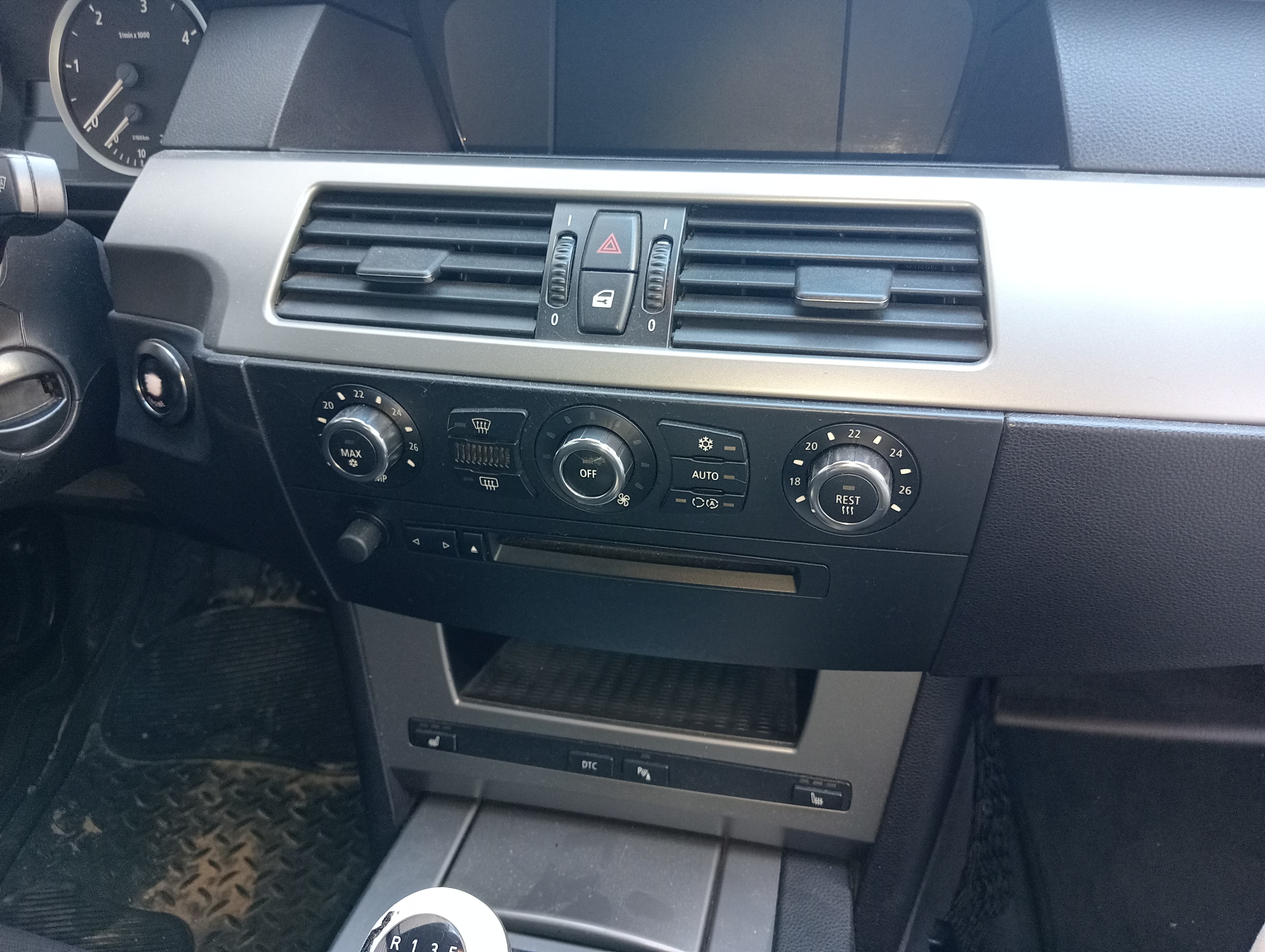 BMW 520D · Ano 2006 — imagem 9