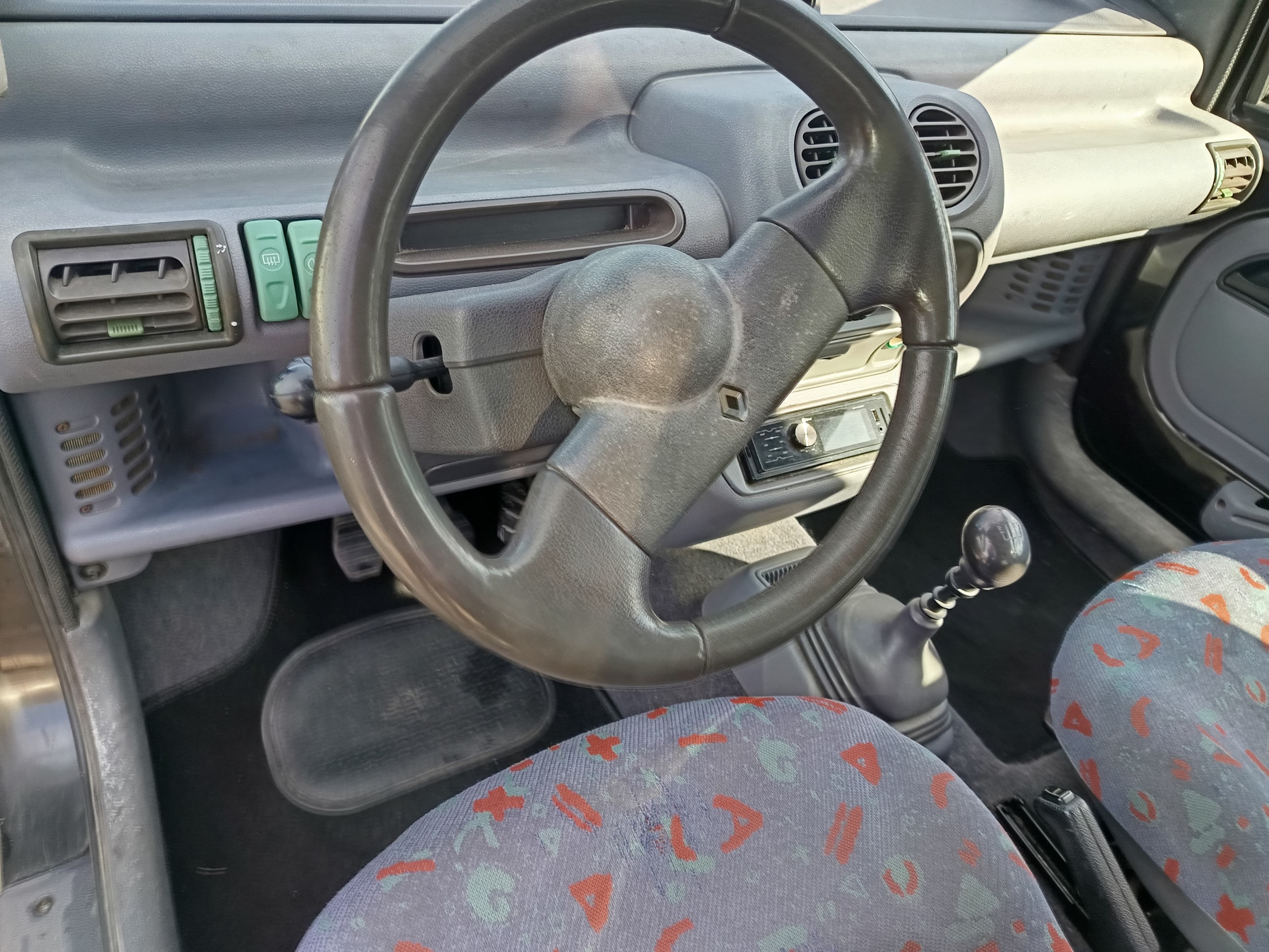 Renault Twingo · Year 1993 — image 30