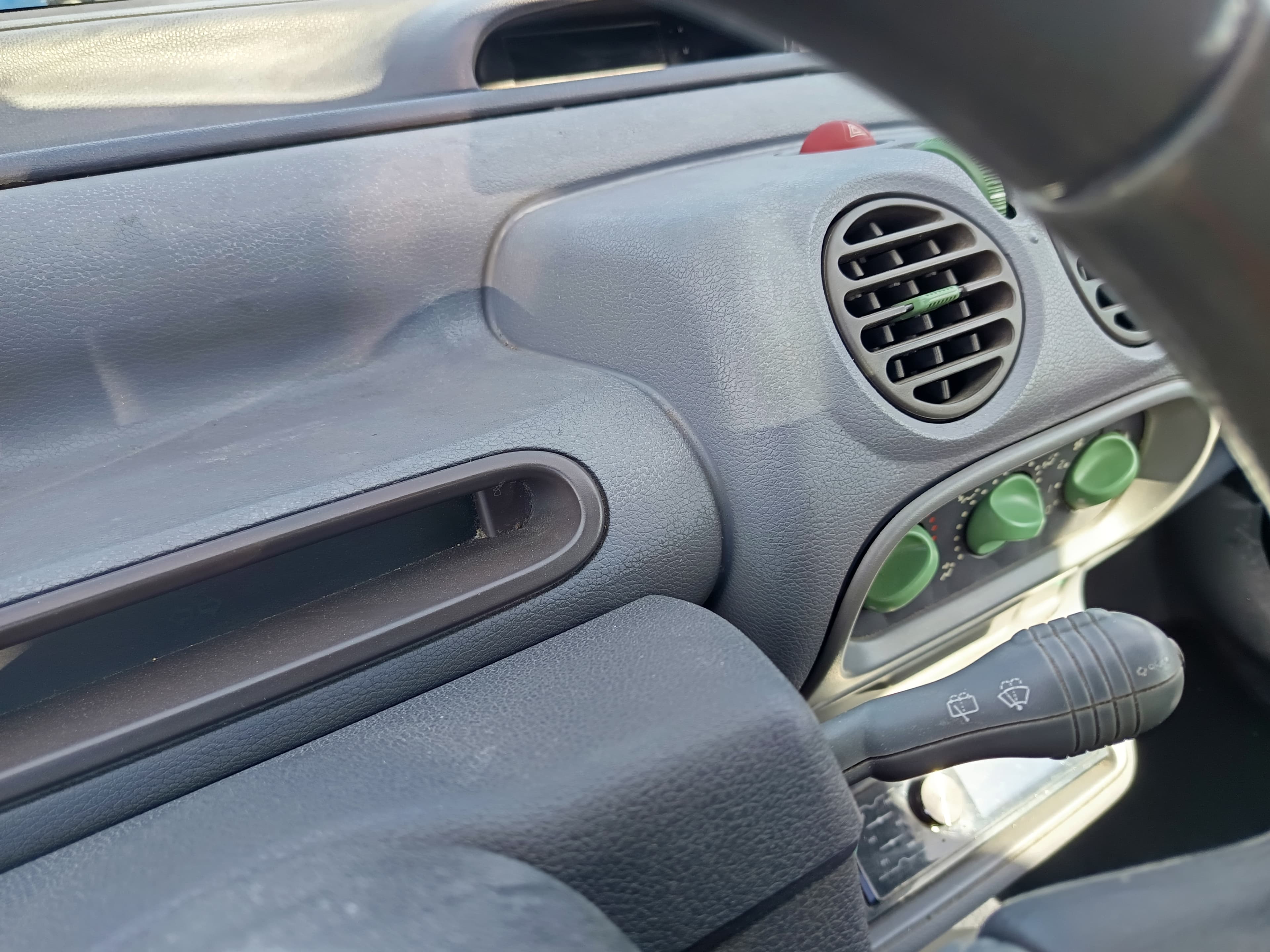 Renault Twingo · Year 1993 — image 34