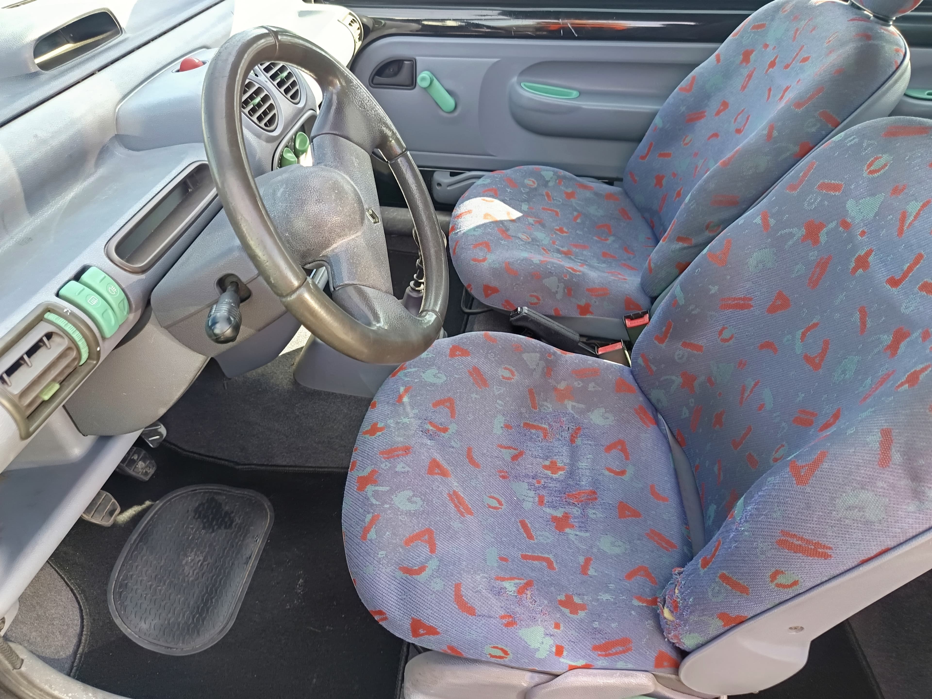 Renault Twingo · Year 1993 — image 28
