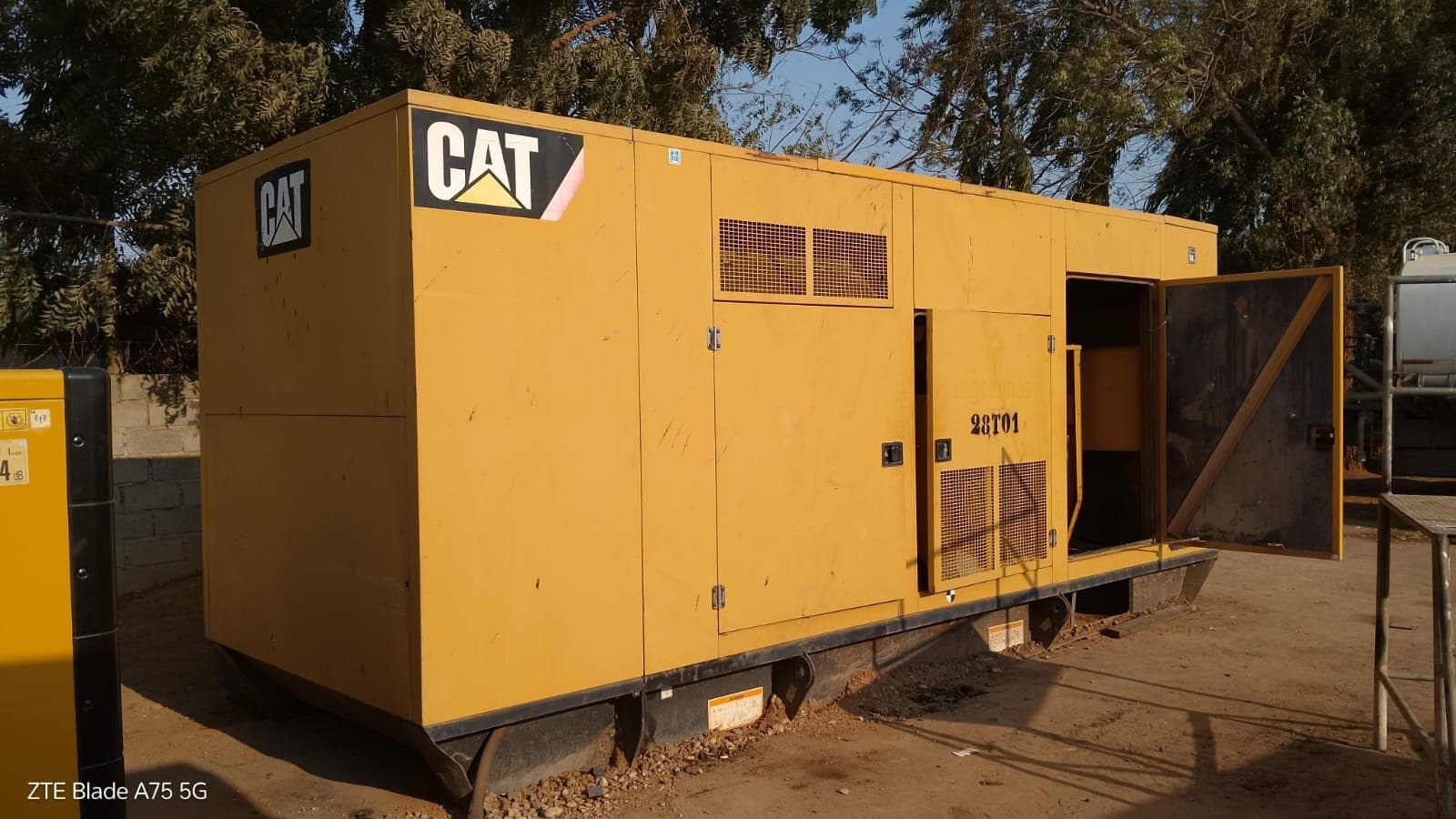 Gerador CATERPILLAR 900 KVA — image 1
