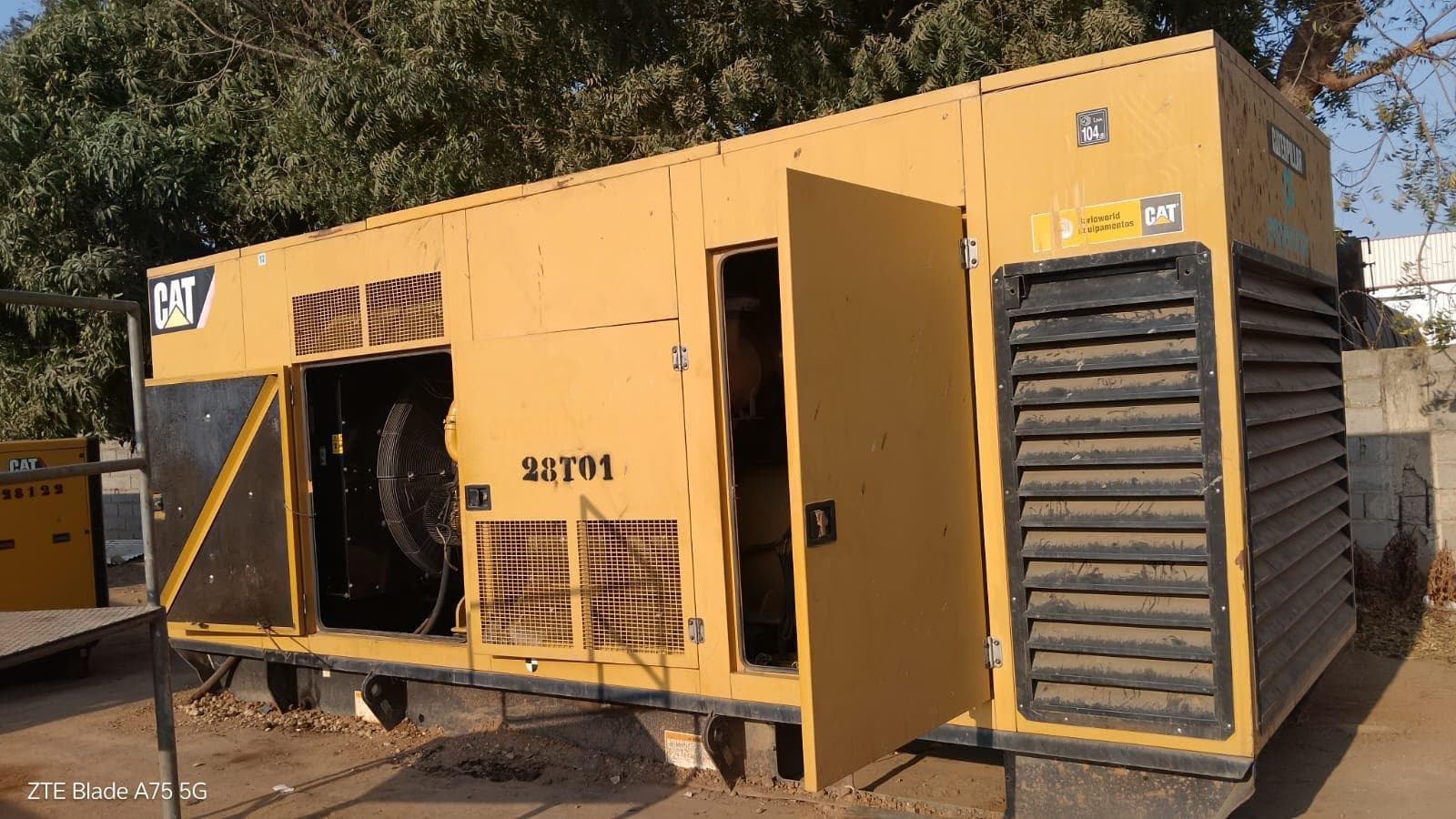 Gerador CATERPILLAR 900 KVA — image 2