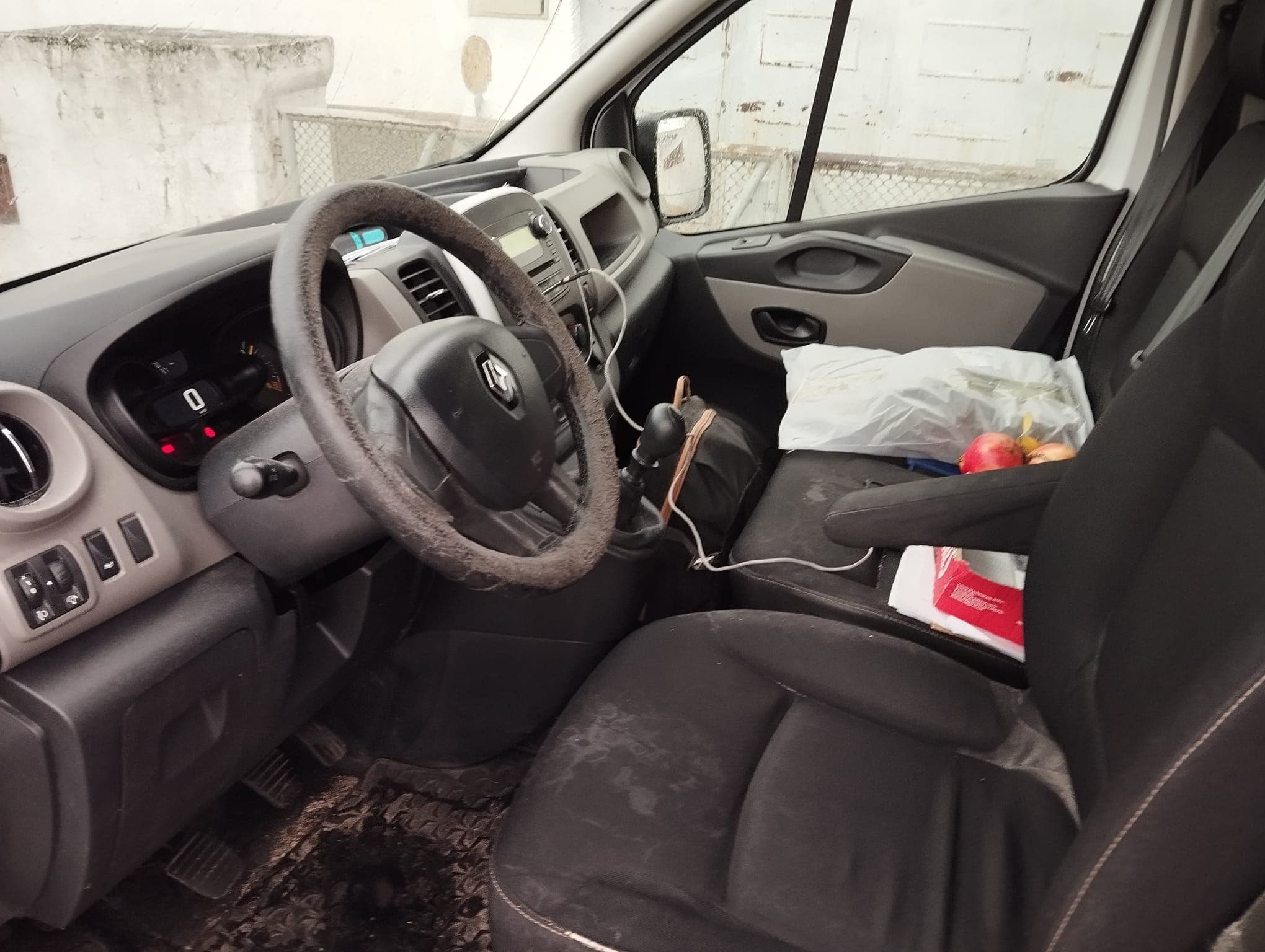 Renault Trafic 1.6 dCi · Ano 2016 — imagem 7