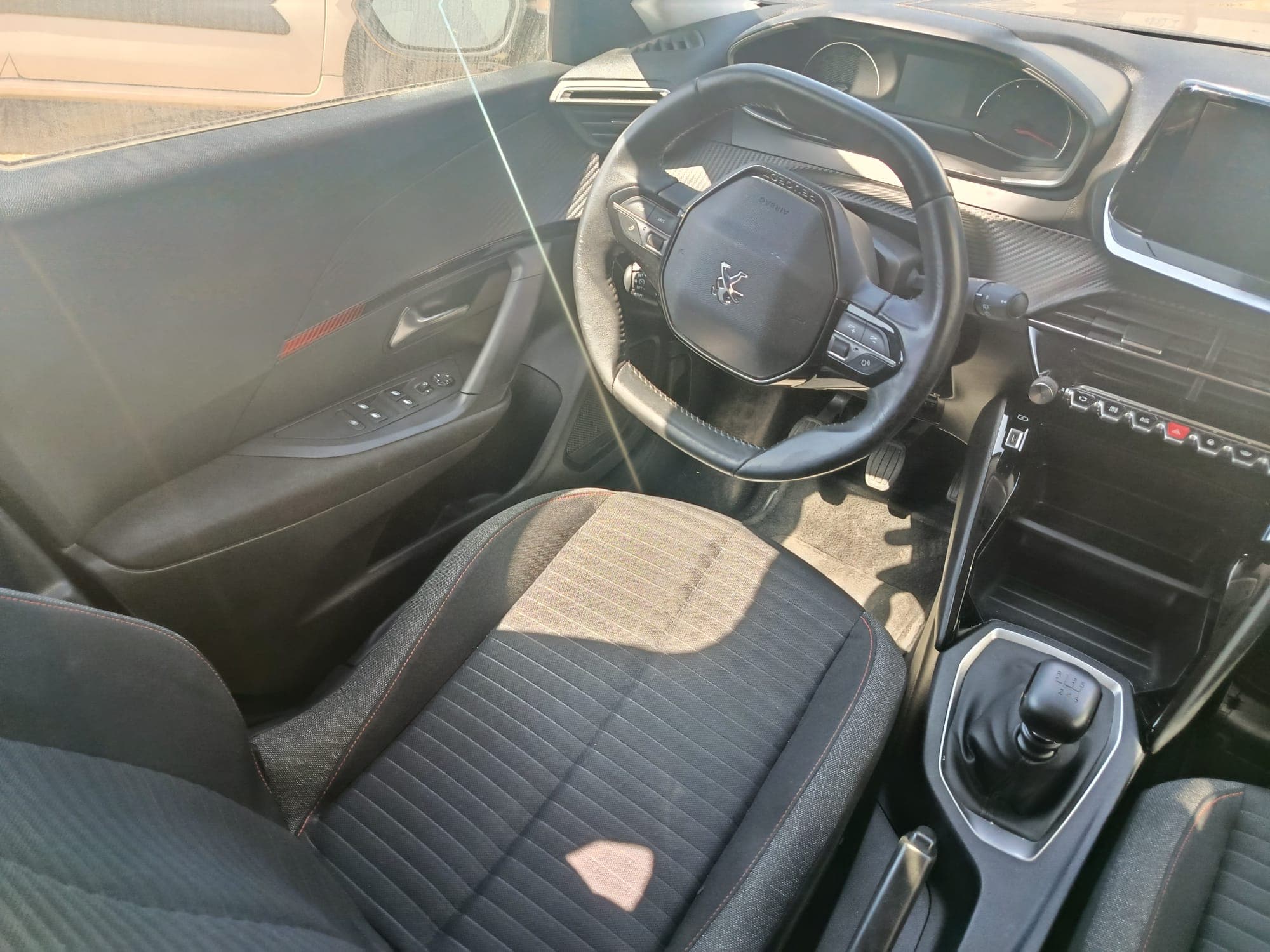 Peugeot 2008 · Année 2021 — image 12