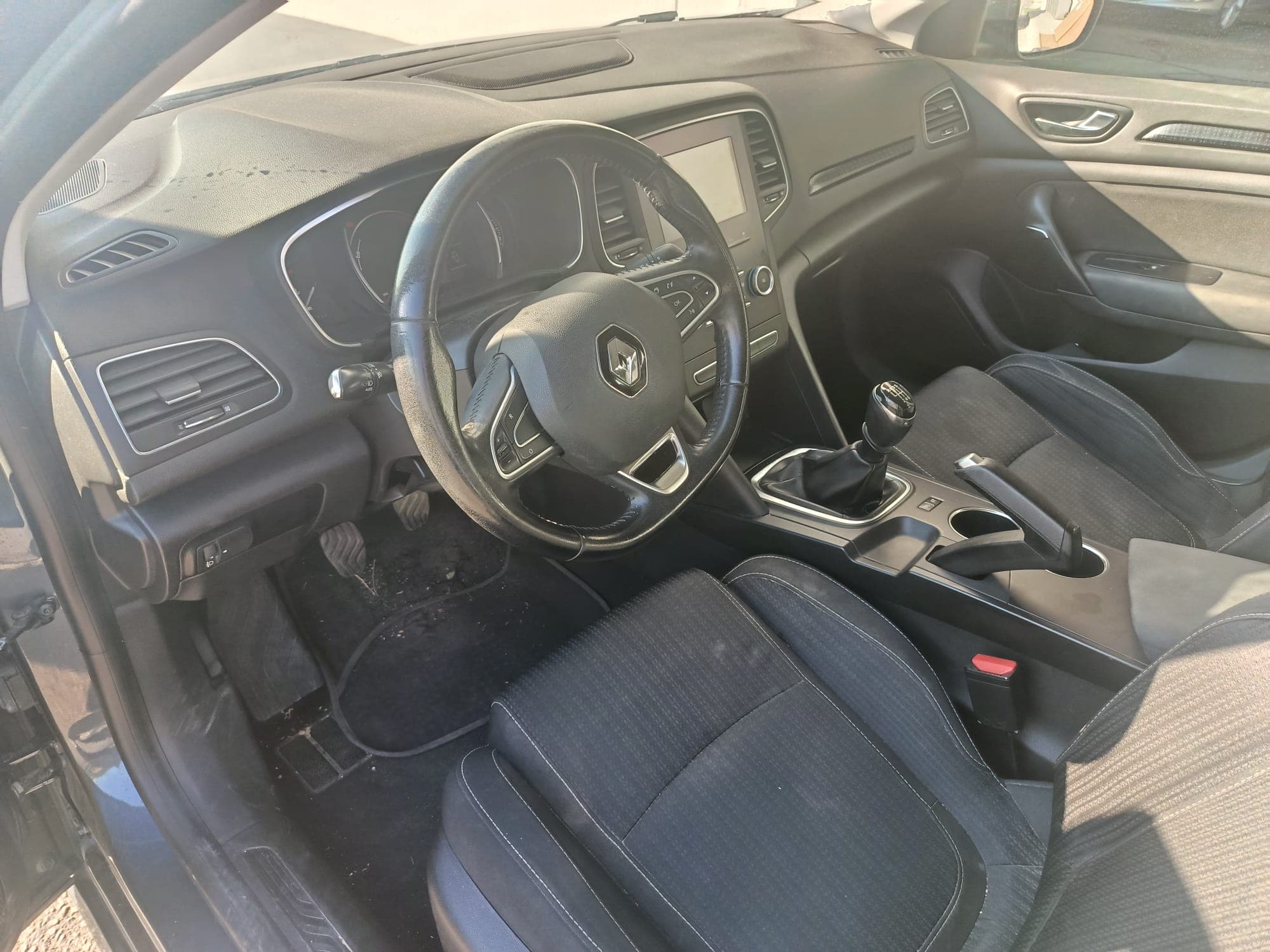 Renault Mégane · Year 2017 — image 14