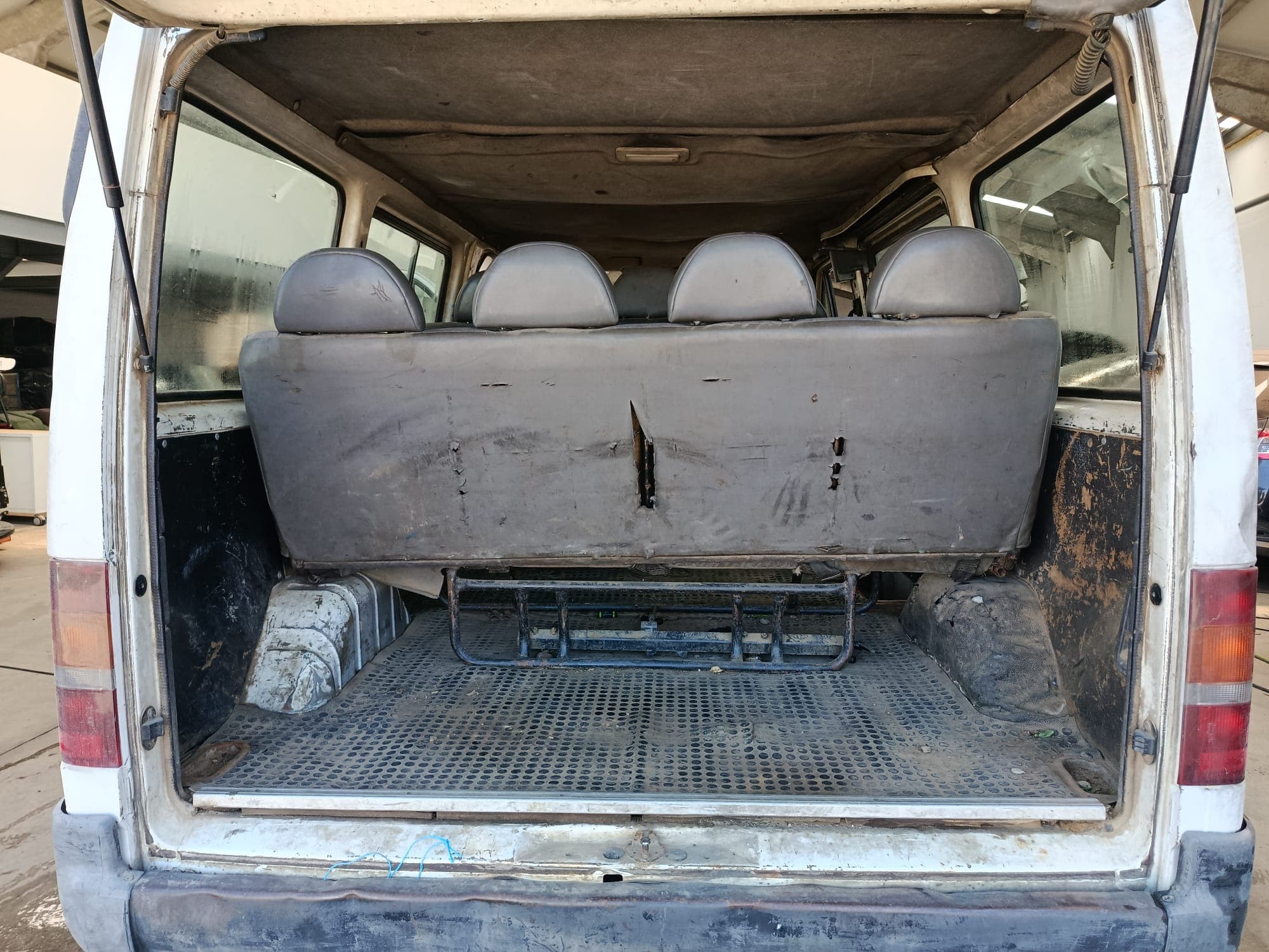 Ford Transit · Année 1998 — image 16