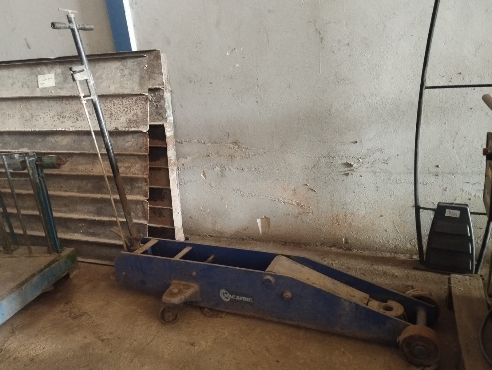 Hydraulic jack