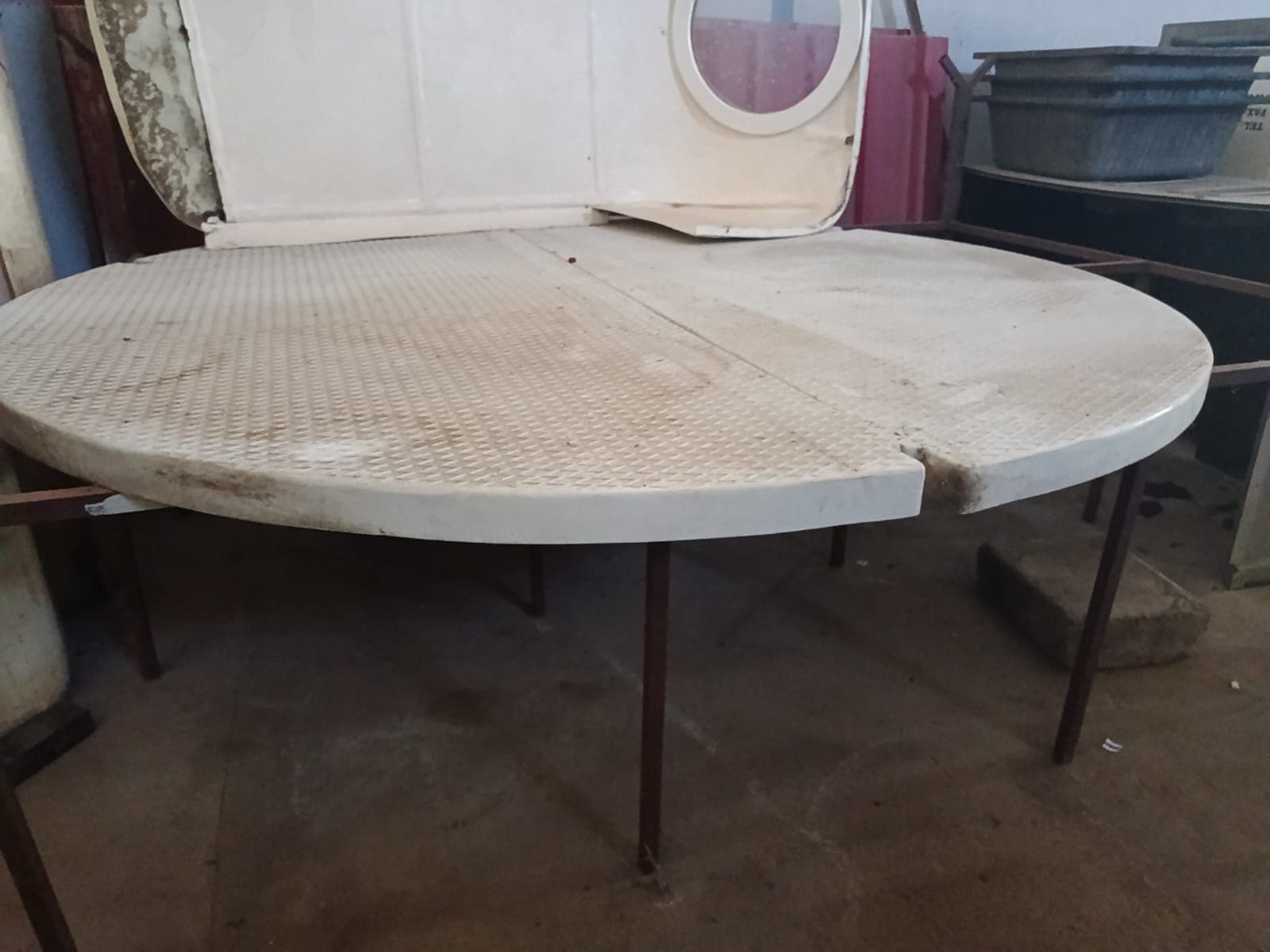 Fibre table moulds