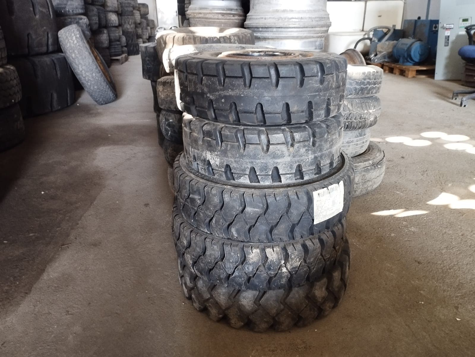 Pneus pour chariots élévateurs — Kings tire