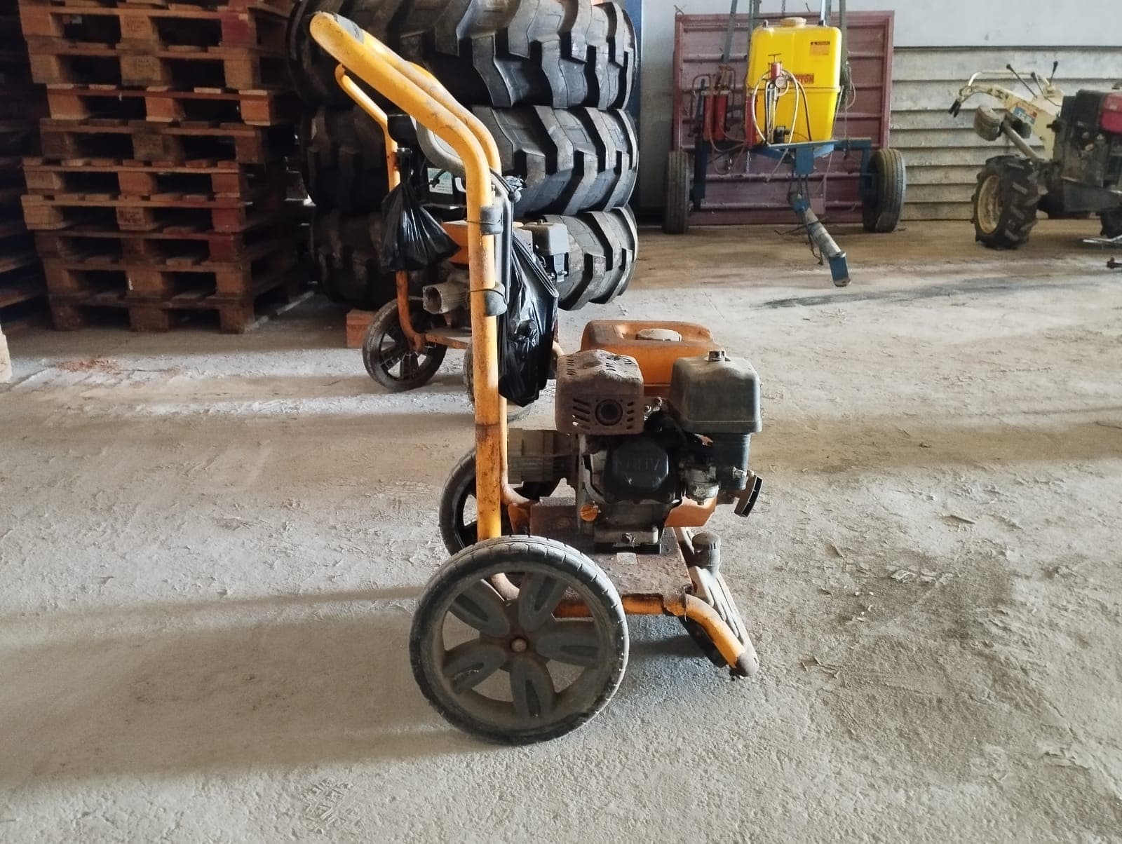 Laveuse haute pression à essence — Ingco GHPW2003 | Petrol pressure washer — Ingco GHPW2003