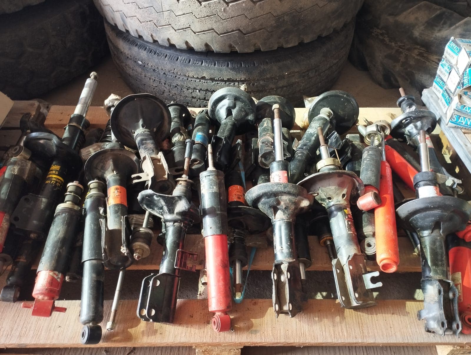 Amortisseurs | Shock absorbers — image 1