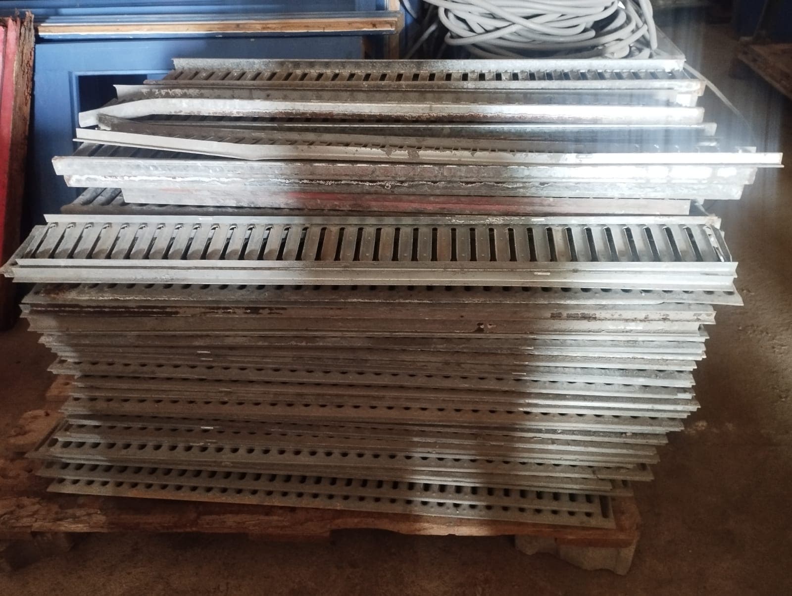 Drainage grates — image 1