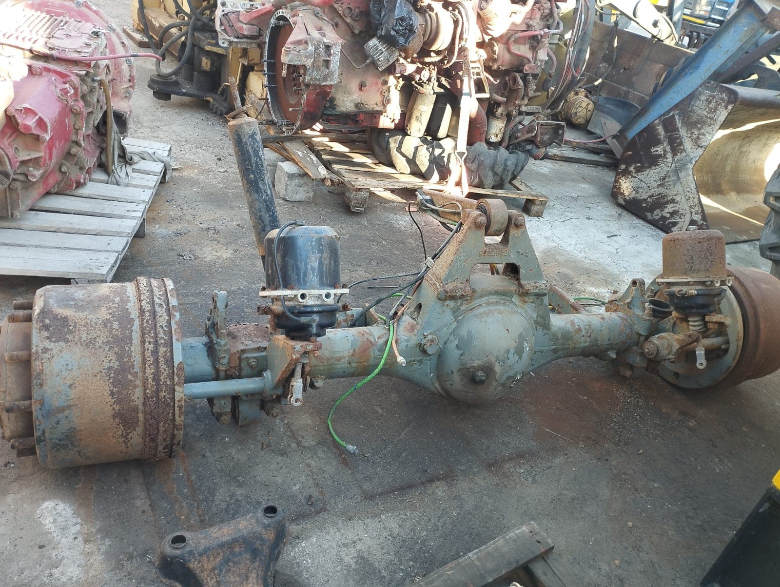 Eje diferencial trasero de camión pesado | Heavy truck rear differential axle — imagen 2