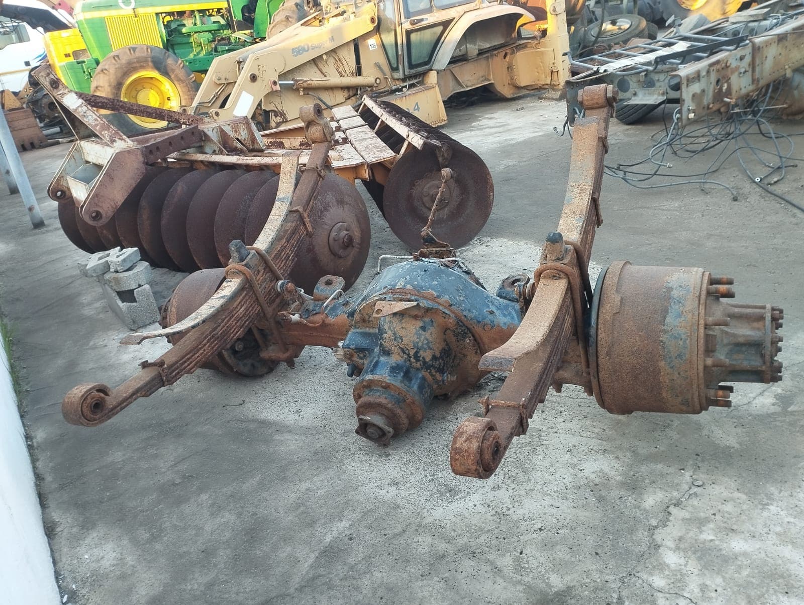 Essieu arrière complet d'un véhicule lourd | Complete heavy vehicle rear axle — image 3