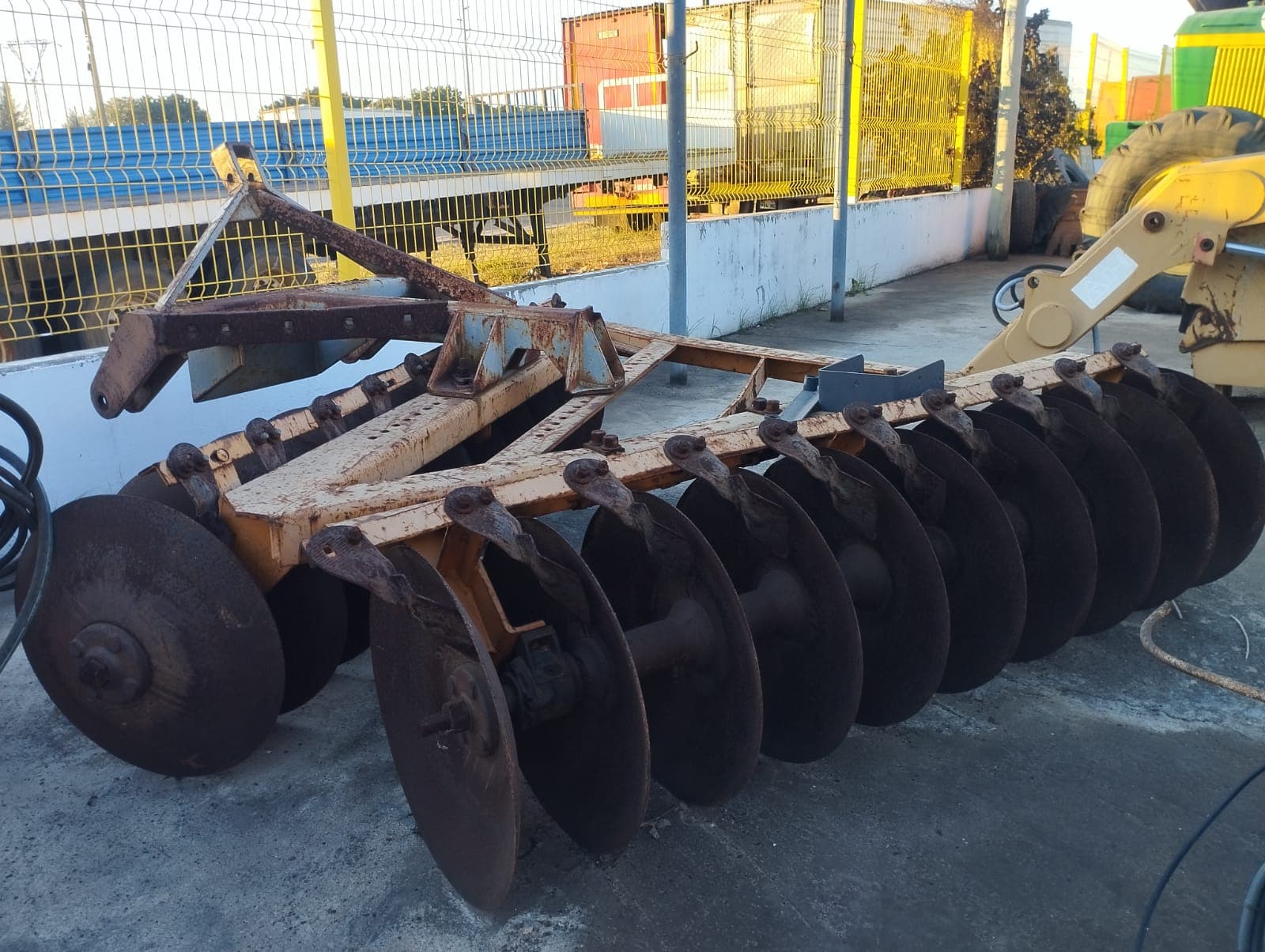 Grada de discos | Disc harrow — imagen 2