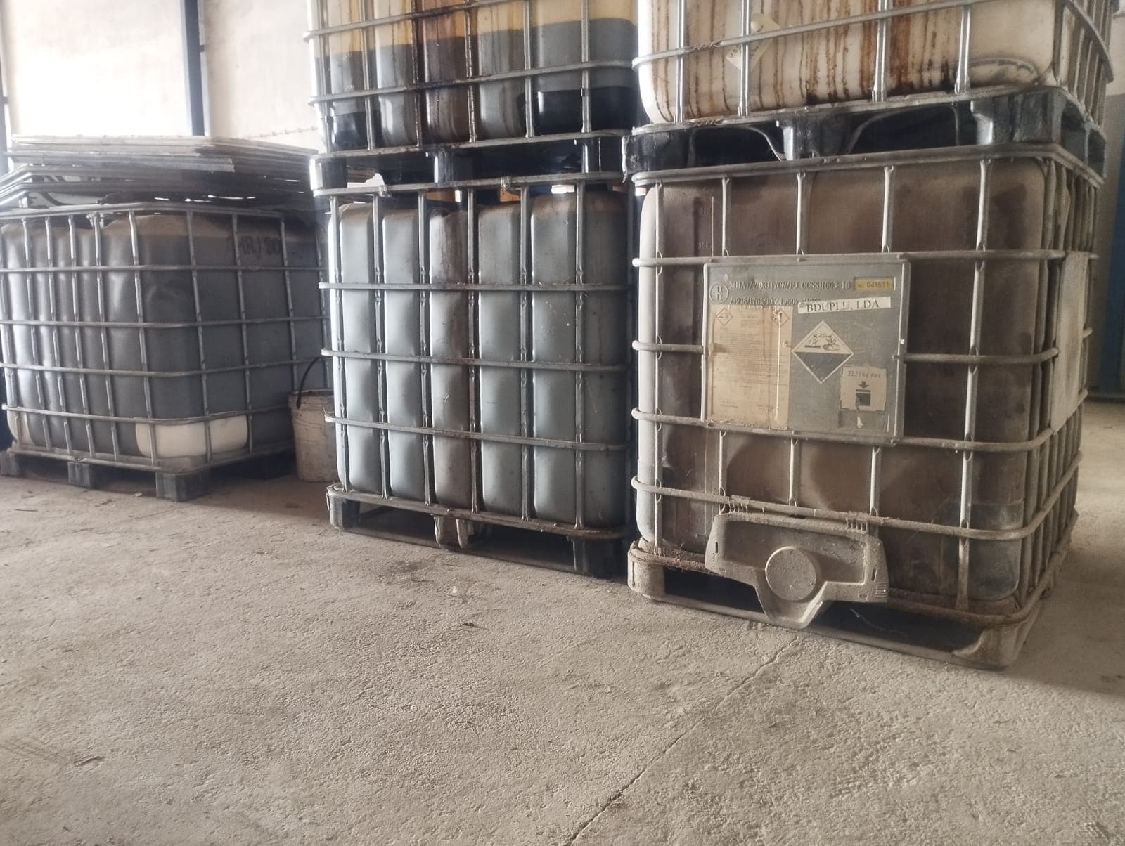 Cuves de 1000 L | 1000 l tanks — image 1