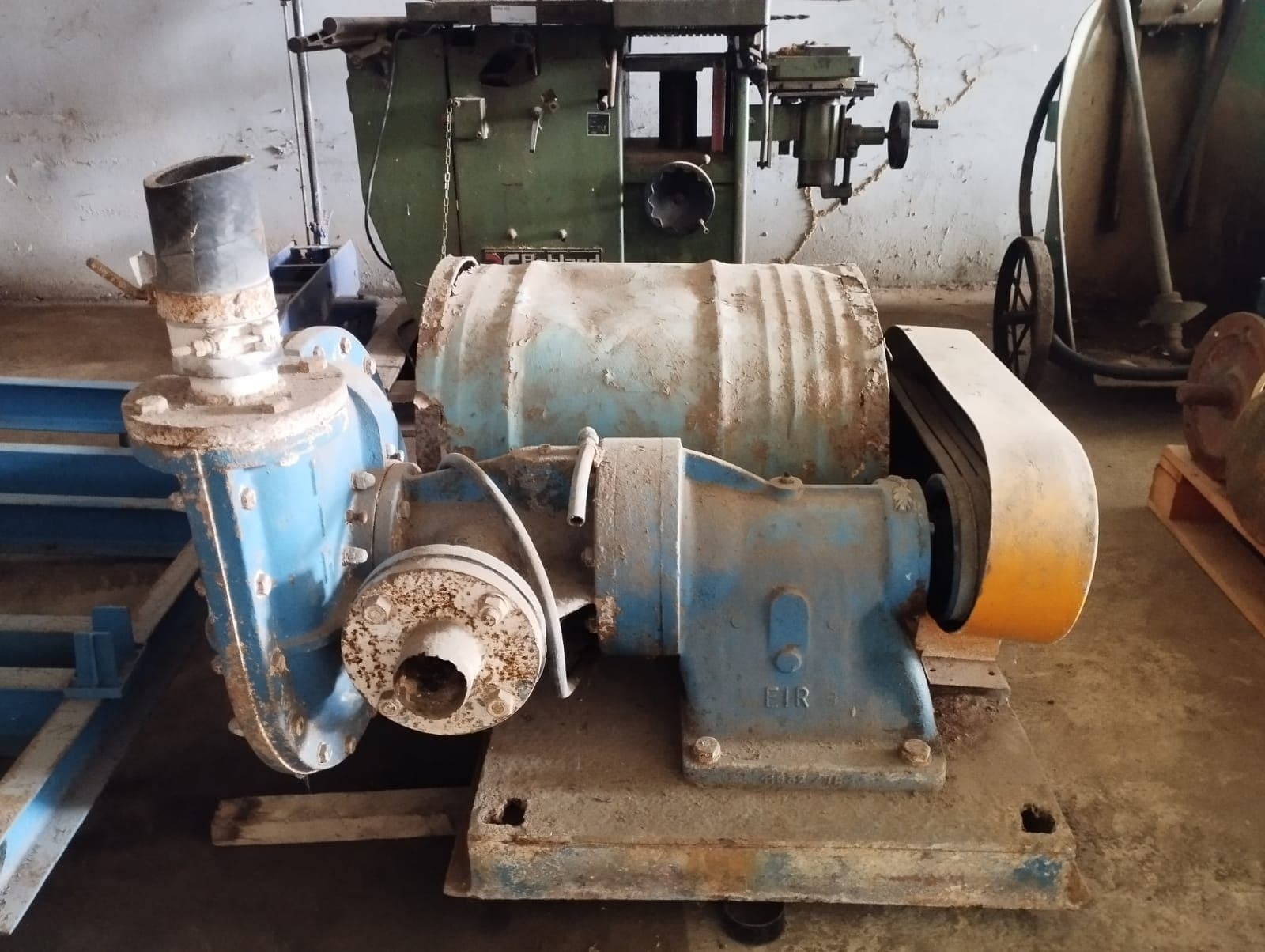 Pompe à pression — industrielle | Pressure pump — industrial