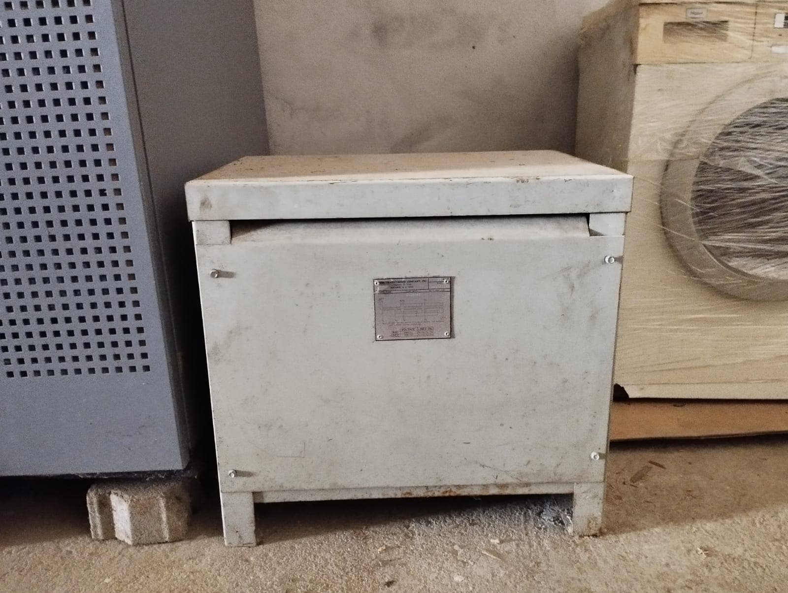 Transformateur triphasé | Three-phase transformer