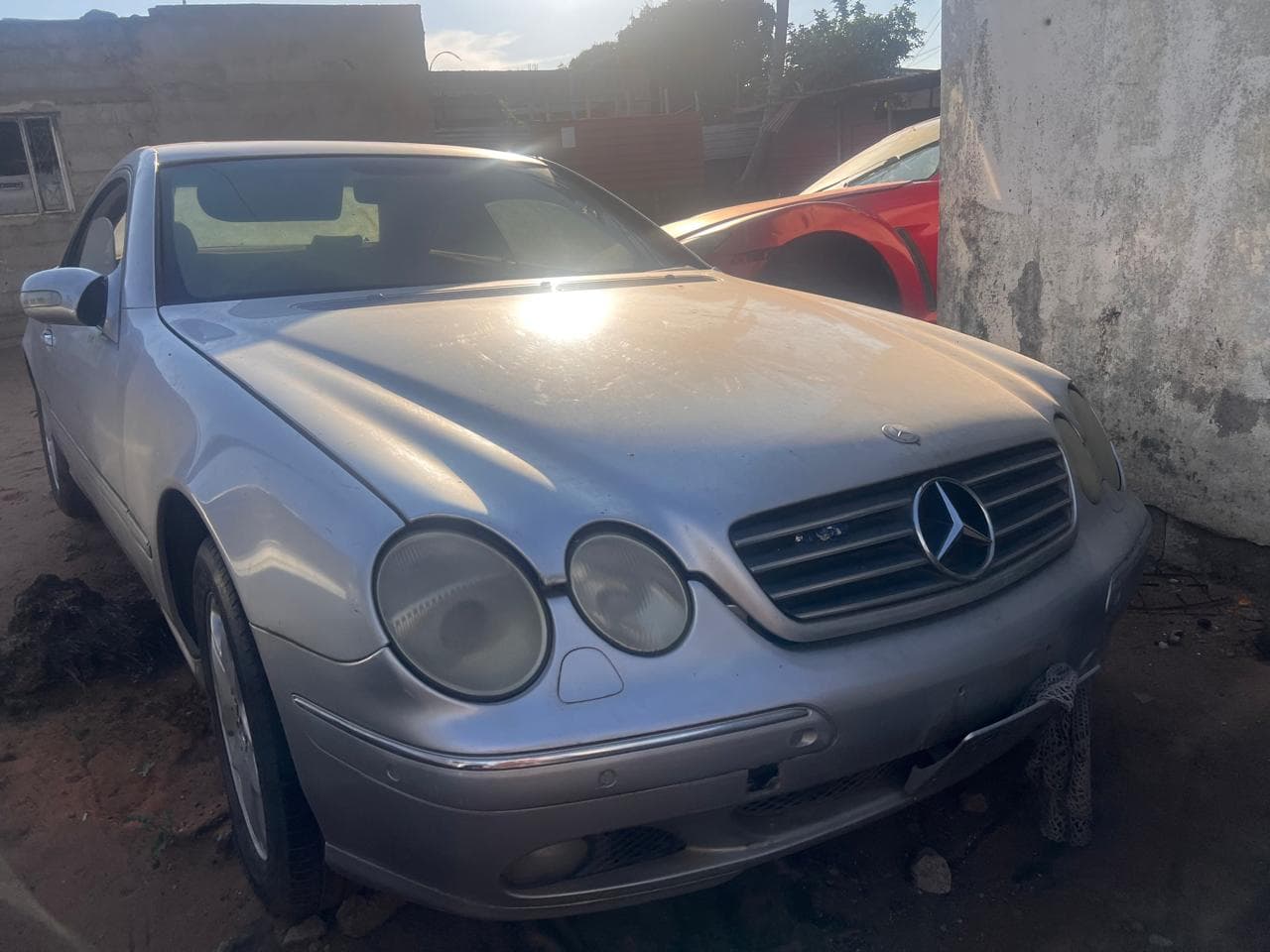 Véhicule léger — Mercedes-Benz CL 500 | Light vehicle — Mercedes-Benz CL 500