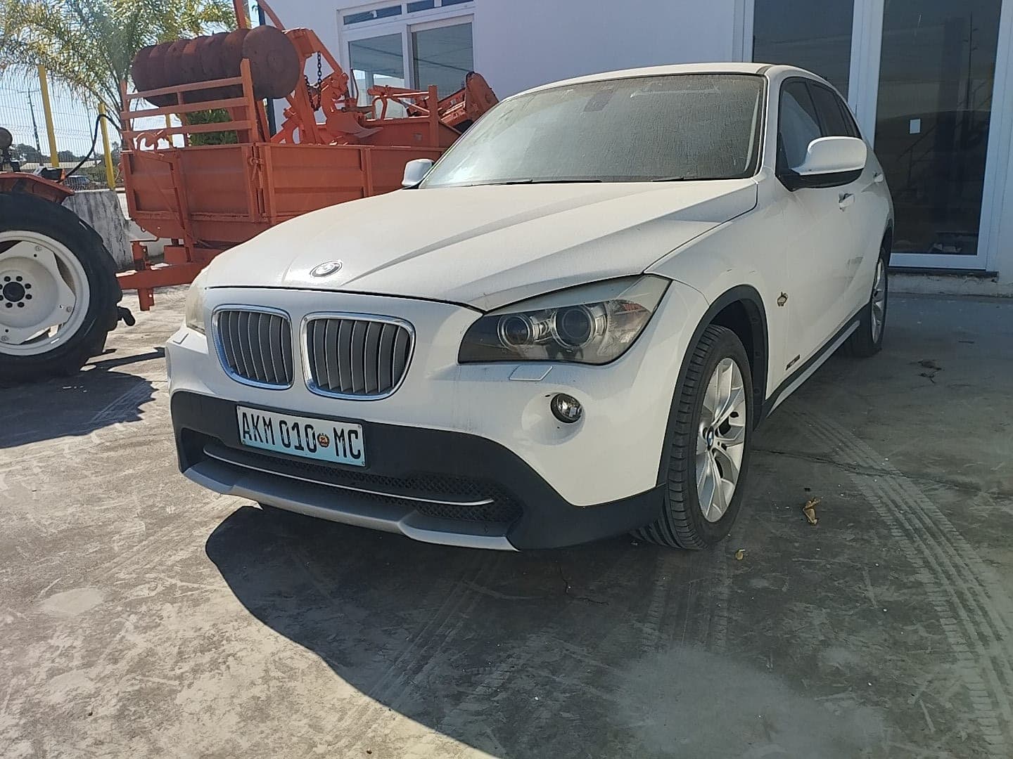 Véhicule léger — BMW X1 4X4 — 2011 | Light vehicle — BMW X1 4X4 — 2011