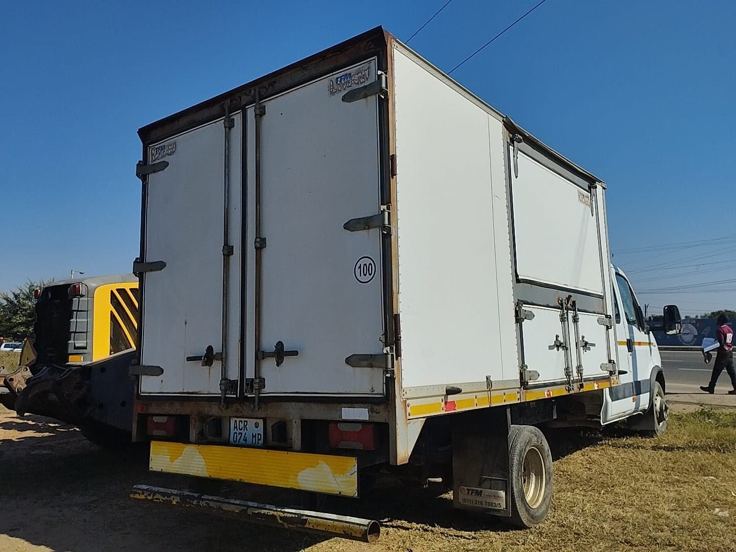 Véhicule léger — Iveco | Light vehicle — Iveco — image 7
