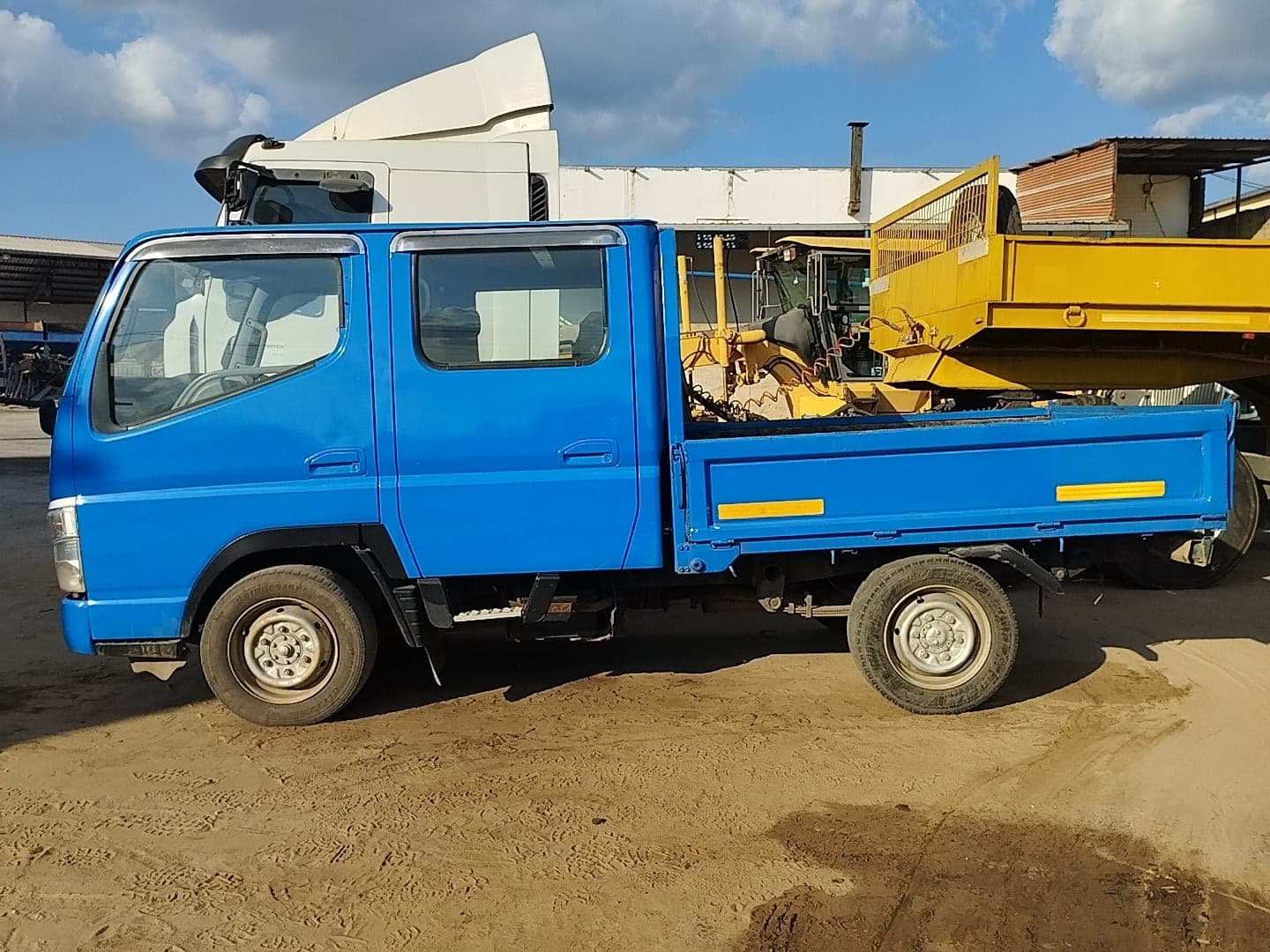 Vehículo ligero — Mitsubishi Canter 4X4 — 2003 | Light vehicle — Mitsubishi Canter 4X4 — 2003 — imagen 8