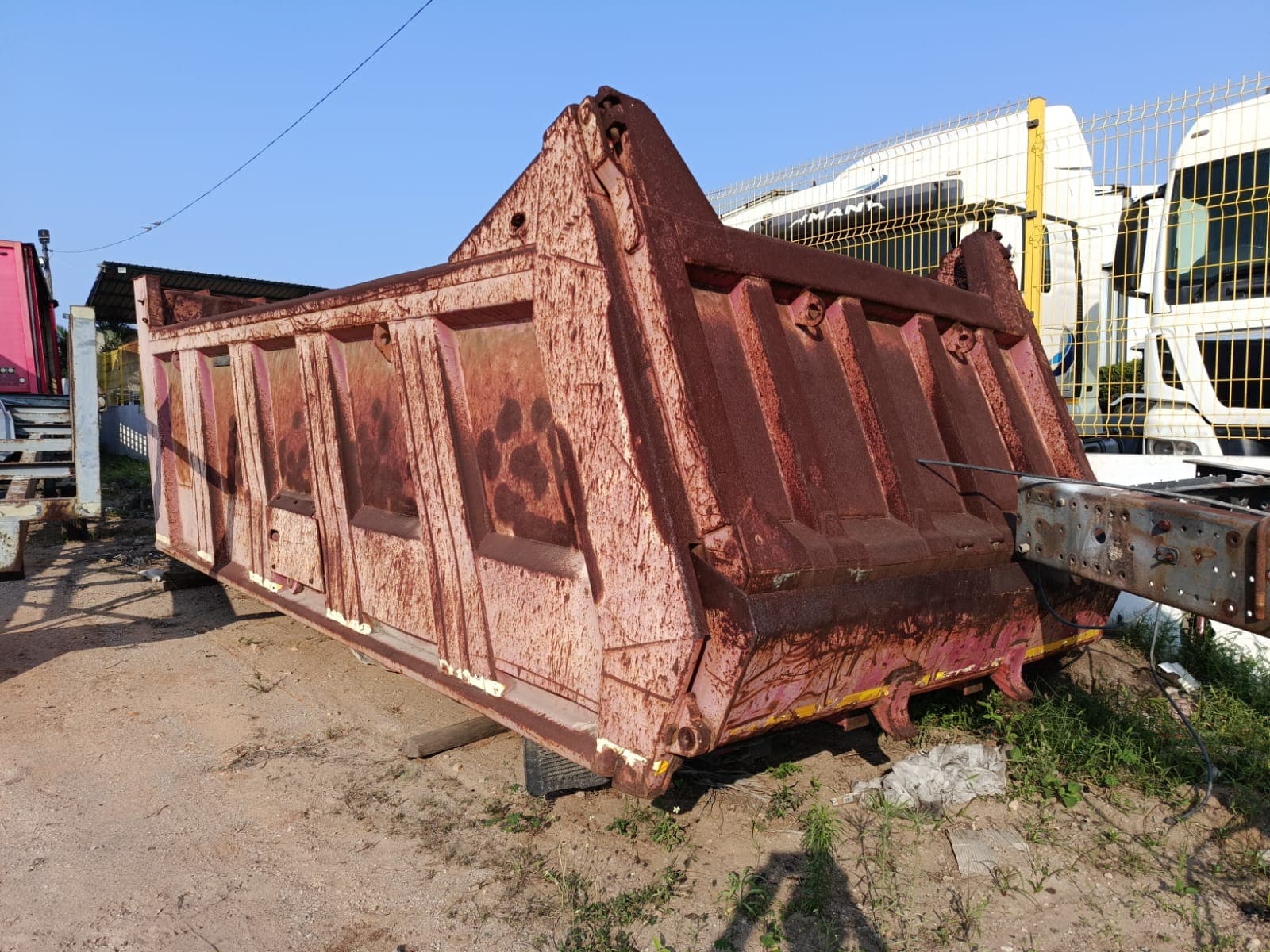 Atrelado basculante 18m3 | Tipper trailer 18 m3 — imagem 2
