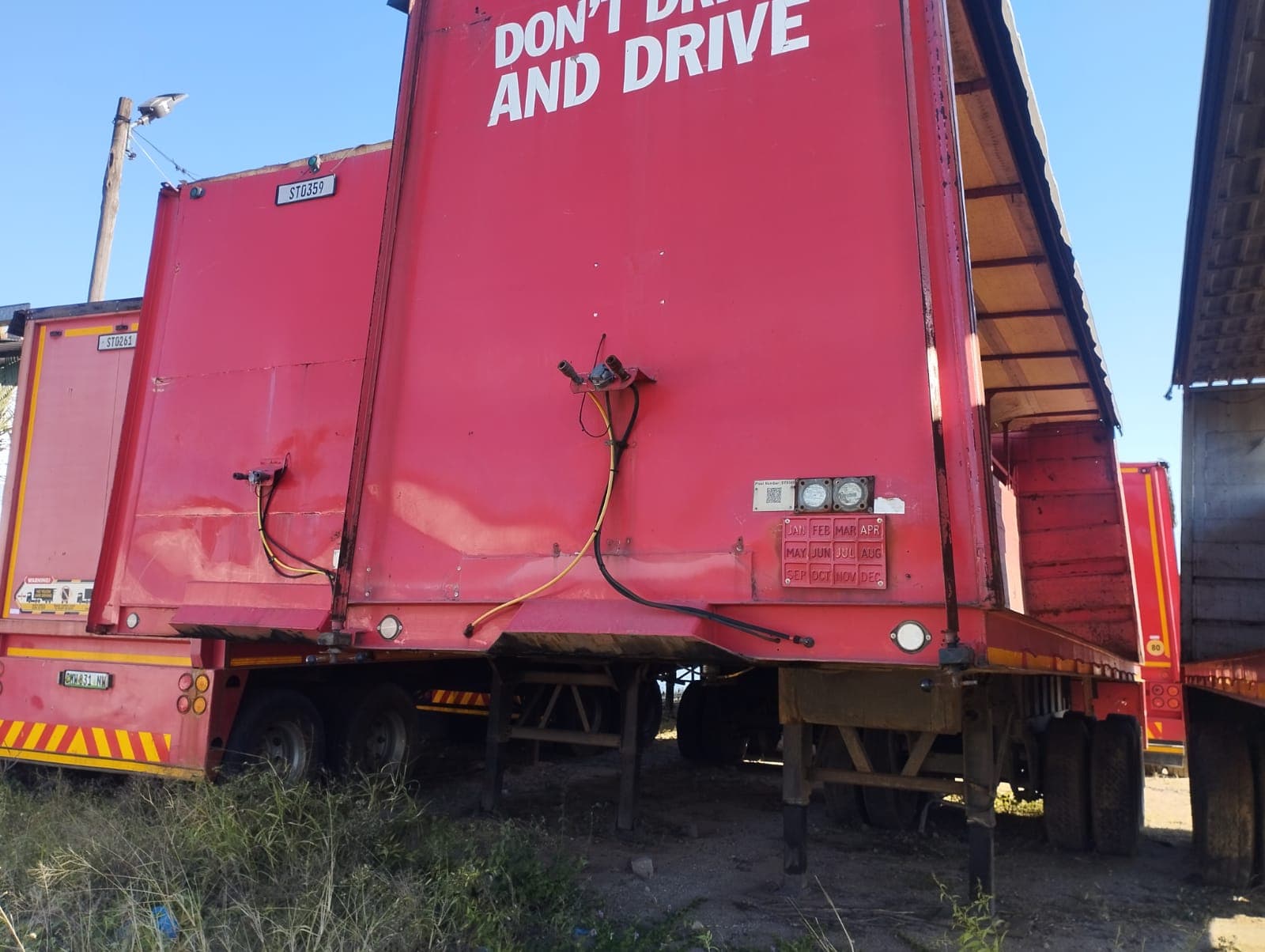 Semirremolque — Henred Fruehauf double axle tautliner | Semi-trailer — Henred Fruehauf double axle tautliner — imagen 7