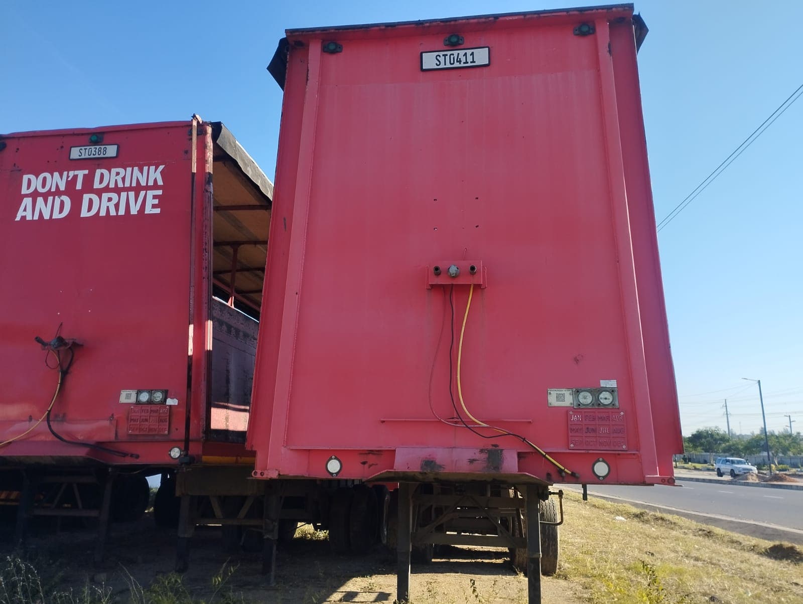 Semirremolque — Henred Fruehauf double axle tautliner | Semi-trailer — Henred Fruehauf double axle tautliner — imagen 5