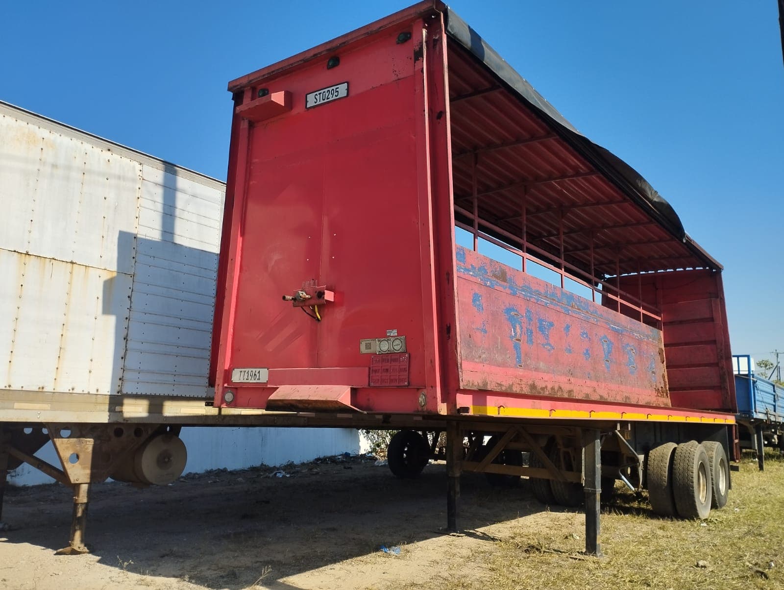 Semi-remorque — Henred Fruehauf double axle tautliner | Semi-trailer — Henred Fruehauf double axle tautliner — image 7