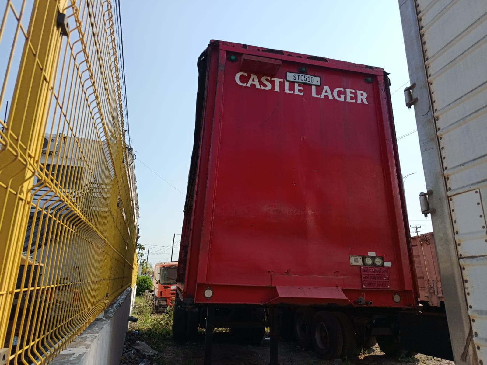 Semi-remorque — Henred Fruehauf double axle tautliner | Semi-trailer — Henred Fruehauf double axle tautliner