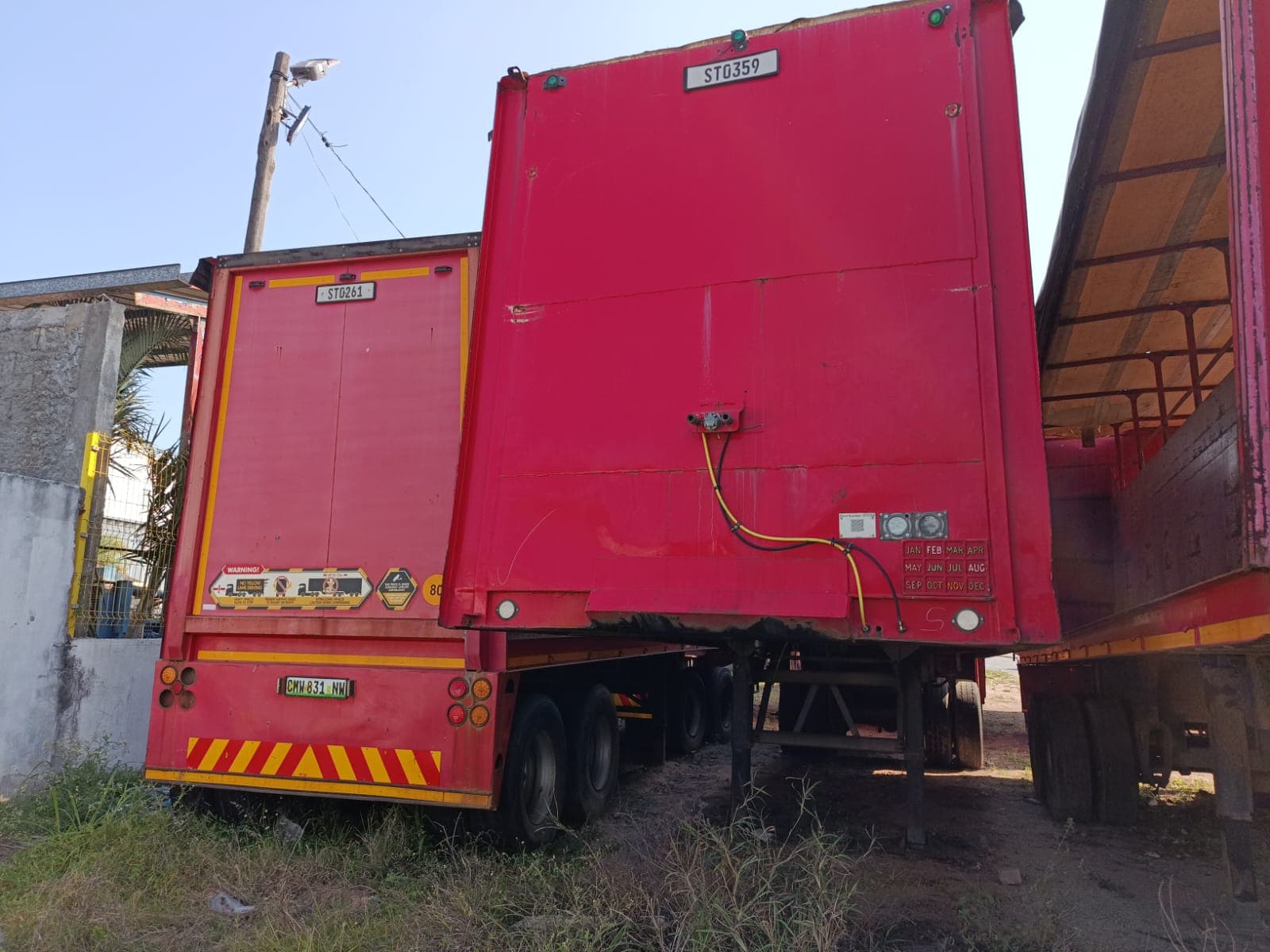 Semi-remorque — Henred Fruehauf Double Axle Tautliner | Semi-remorque — Henred Fruehauf Double Axle Tautliner — image 5