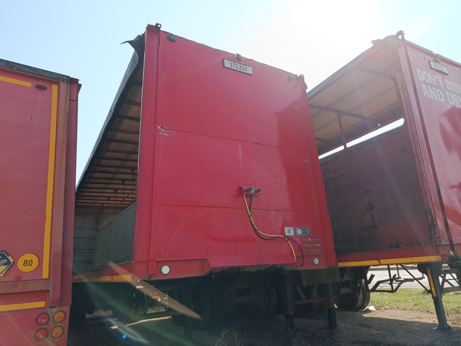 Semi-remorque — Henred Fruehauf Double Axle Tautliner | Semi-remorque — Henred Fruehauf Double Axle Tautliner — image 2