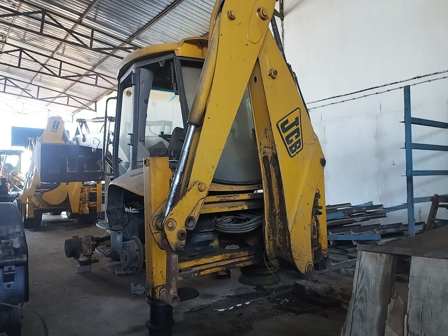 Retroescavadora — JCB | Backhoe loader — JCB — imagem 6