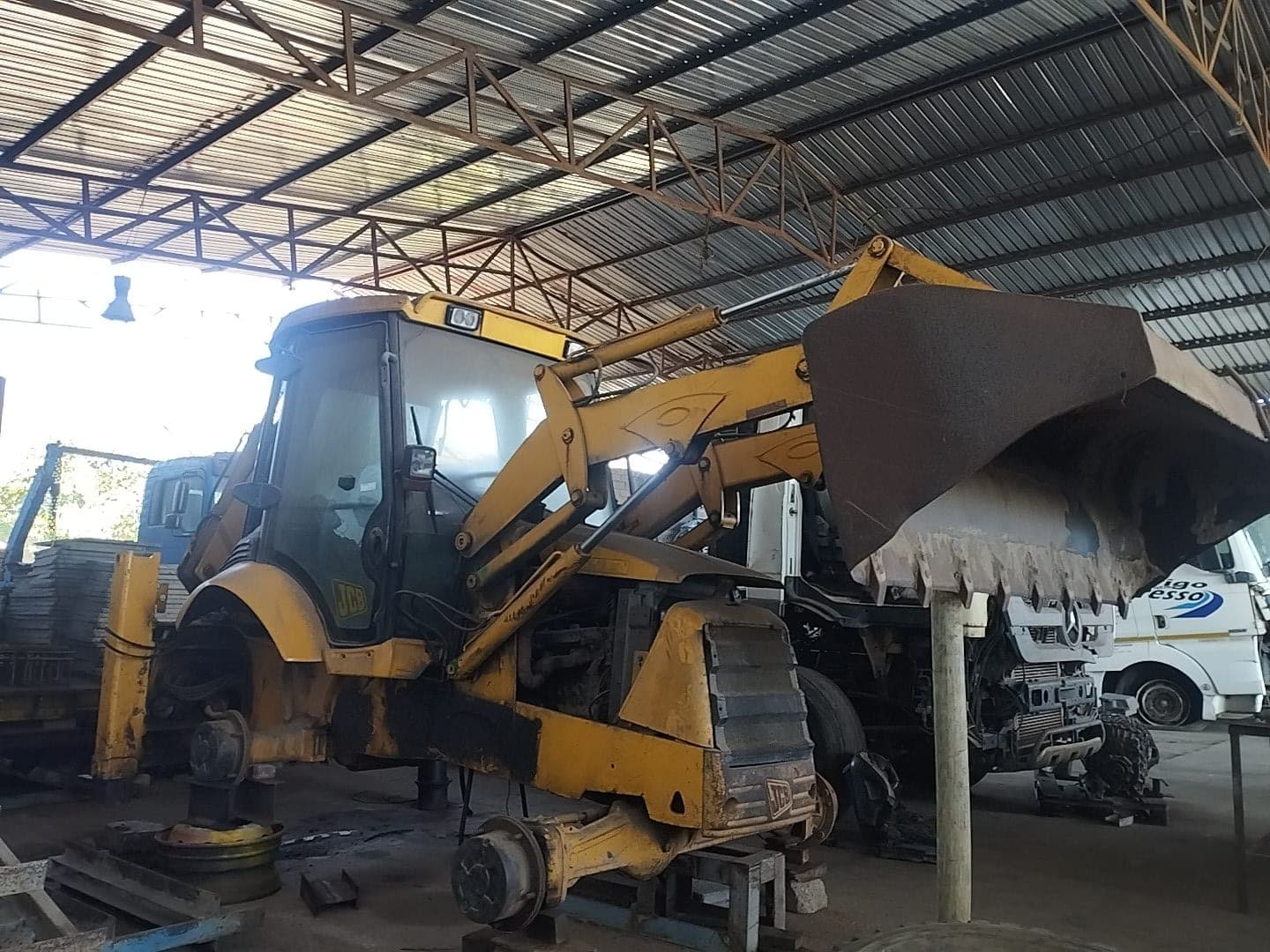 Retroescavadora — JCB | Backhoe loader — JCB — imagem 12