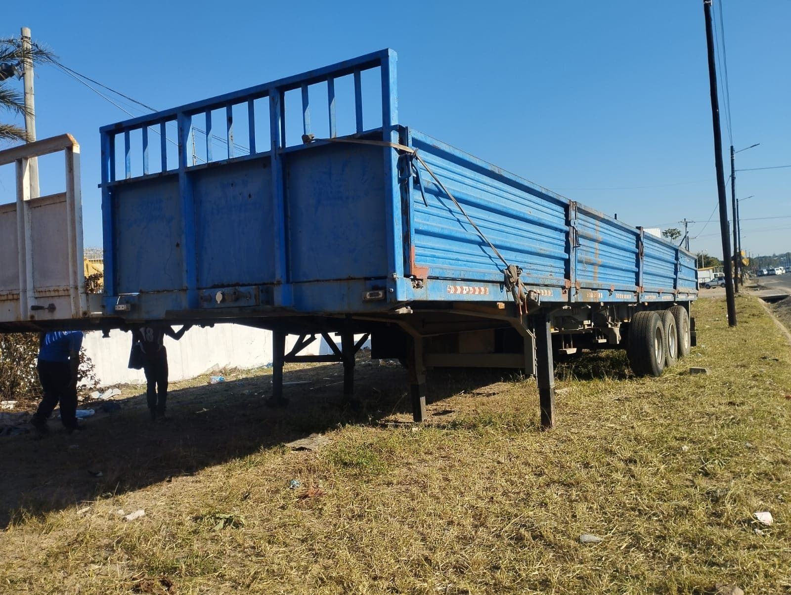 Invepe semi-trailer