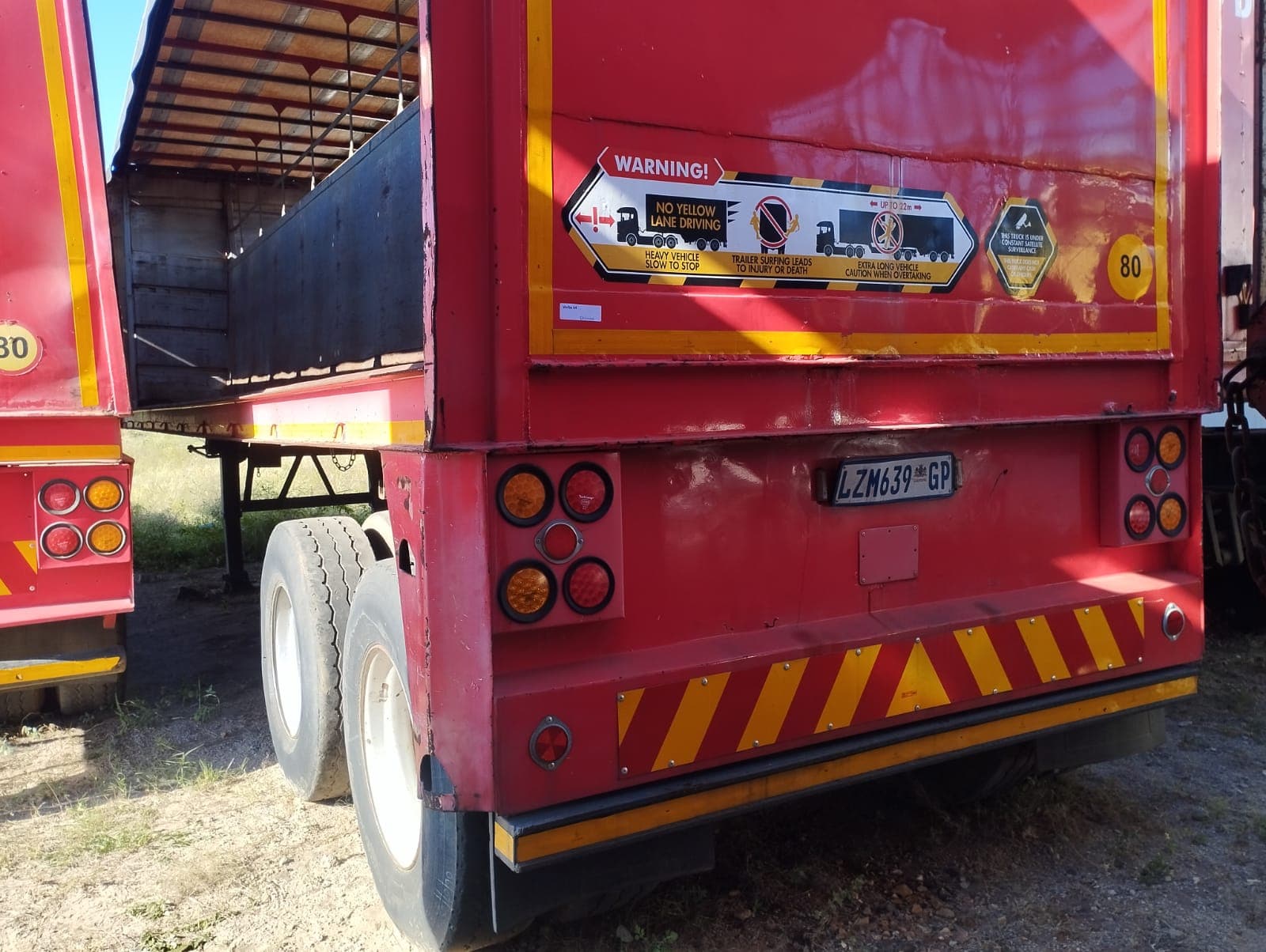 Semirremolque — Henred Fruehauf Double Axle Tautliner - link | Semi-trailer — Henred Fruehauf Double Axle Tautliner - link — imagen 4