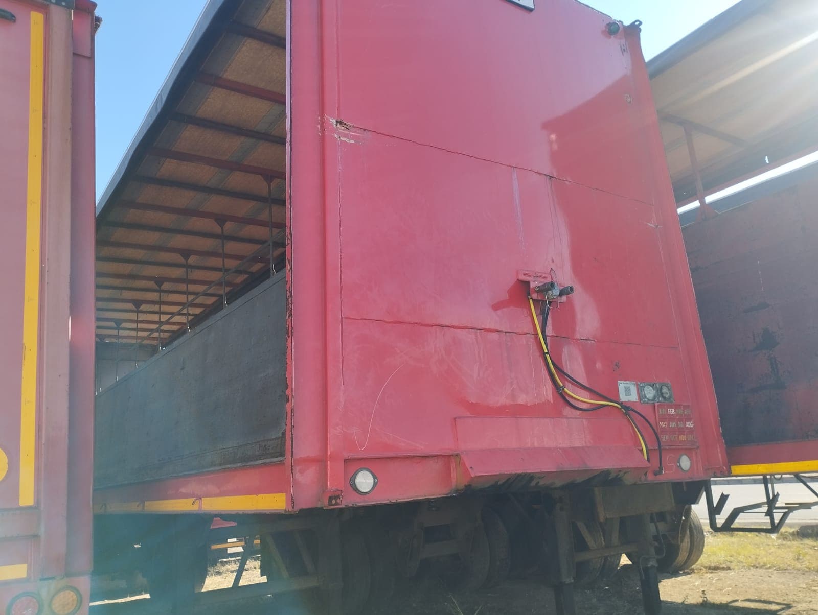 Semirremolque — Henred Fruehauf Double Axle Tautliner - link | Semi-trailer — Henred Fruehauf Double Axle Tautliner - link — imagen 7
