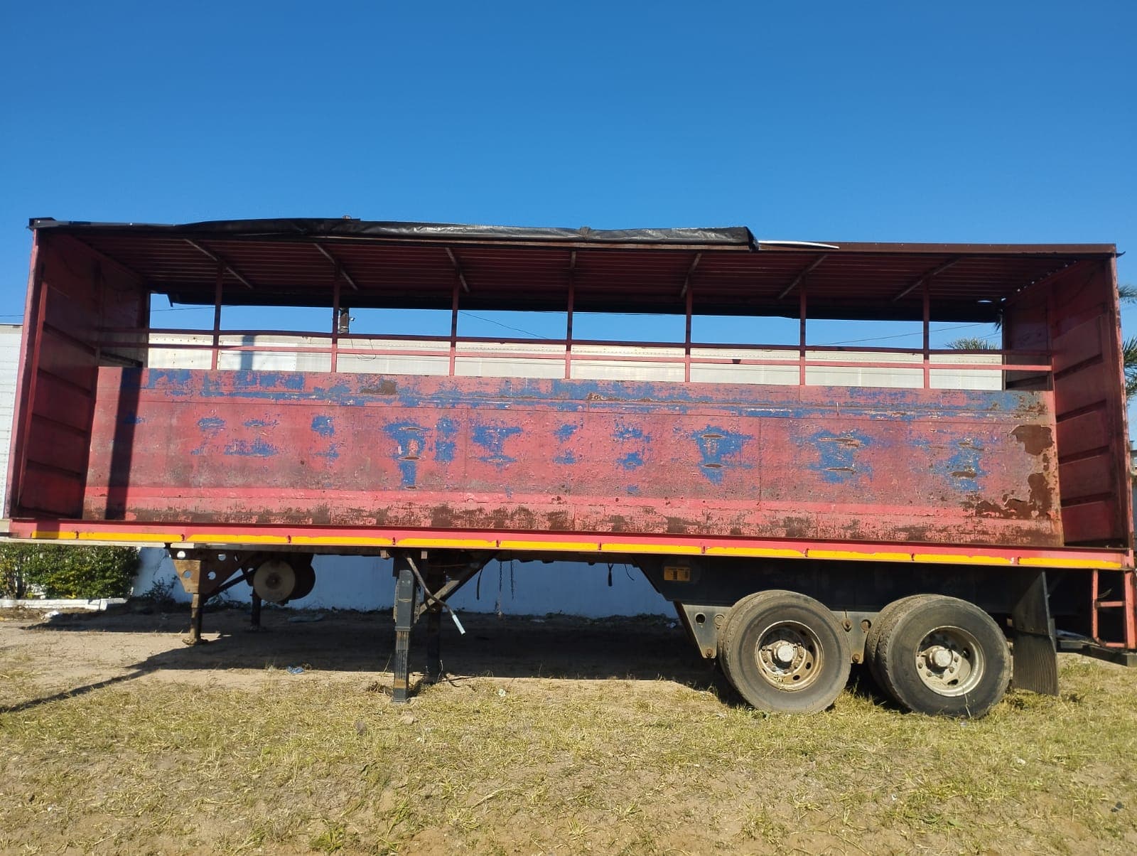 Semirreboque — Henred Fruehauf Double Axle Tautliner | Semi-trailer — Henred Fruehauf Double Axle Tautliner — imagem 5