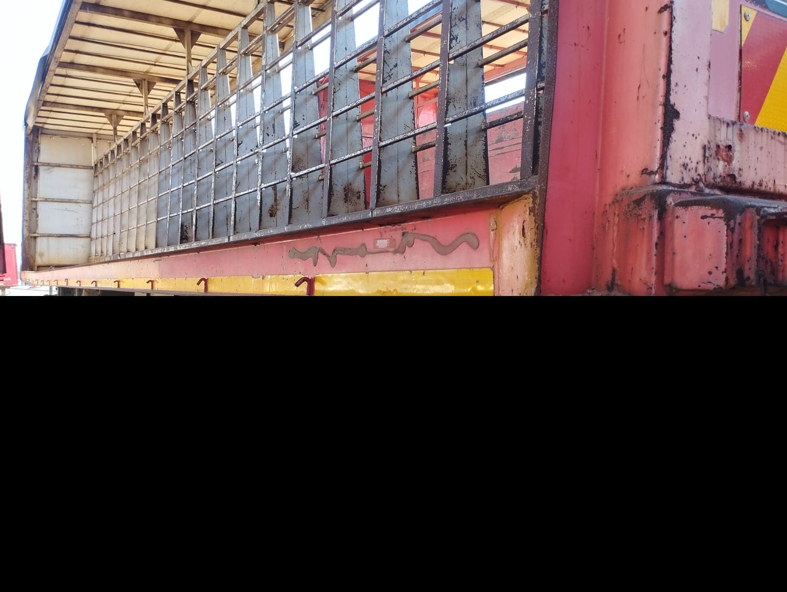 Semirreboque — Henred Fruehauf Double Axle Tautliner | Semi-trailer — Henred Fruehauf Double Axle Tautliner — imagem 7